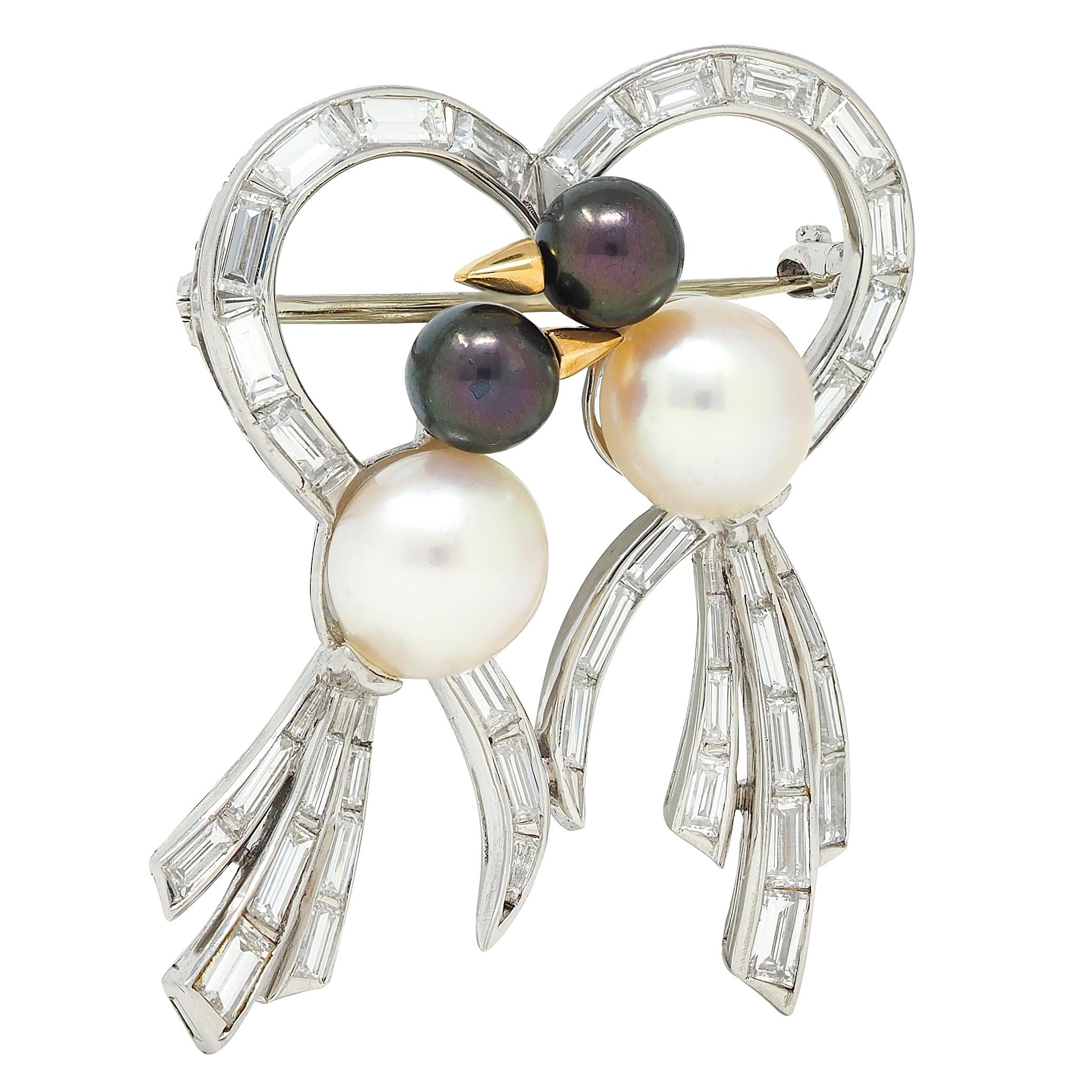 1950's Diamond Pearl Platinum 18 Karat Yellow Gold Vintage Lovebirds Brooch