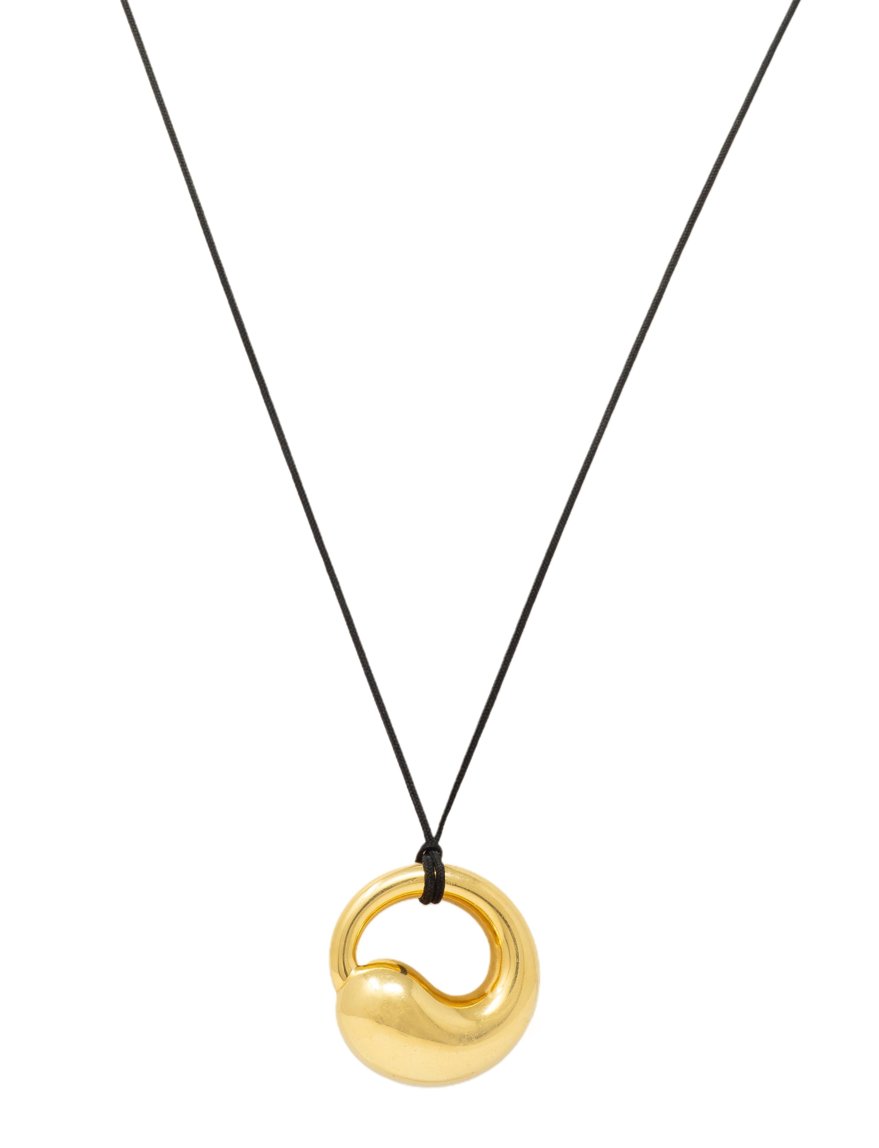 Elsa Peretti Tiffany & Co. 1980 18K Gold Vintage Eternal Circle Pedant Necklace