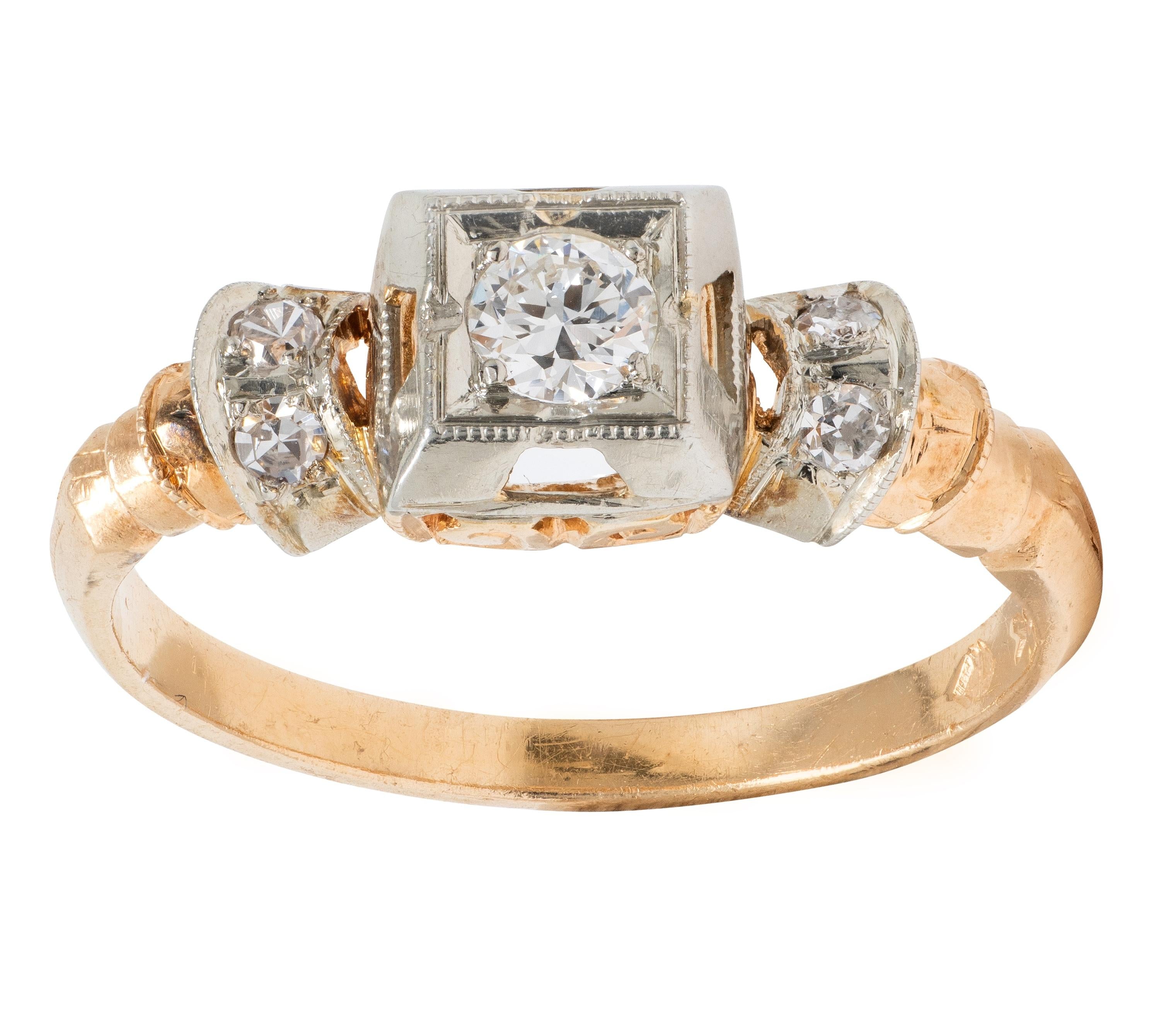 Retro 0.28 CTW Diamond 18 Karat Two-Tone Gold Fanning Vintage Engagement Ring