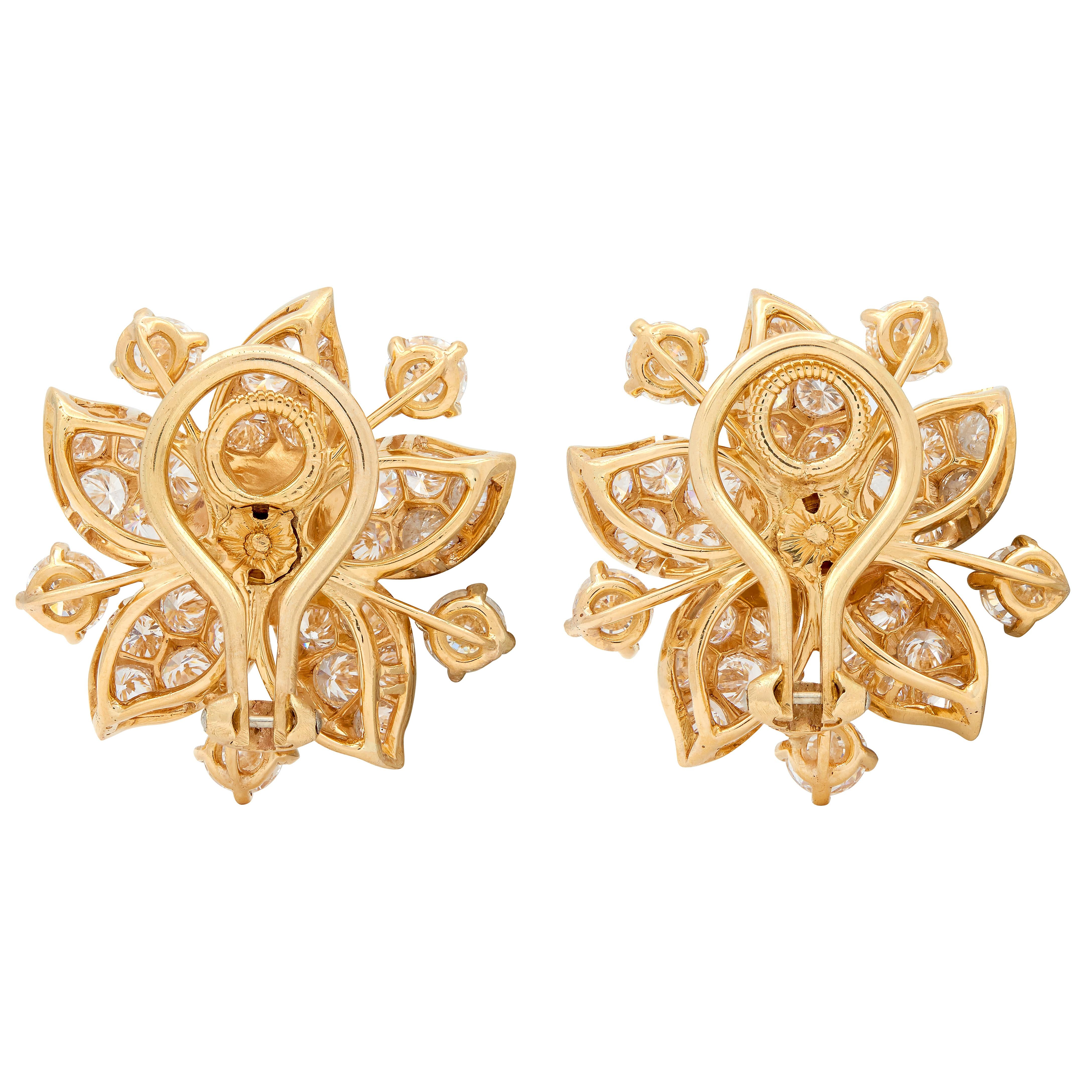 Oscar Heyman 1970's Diamond 18K Gold Vintage Floral Spray Ear-Clip Earrings