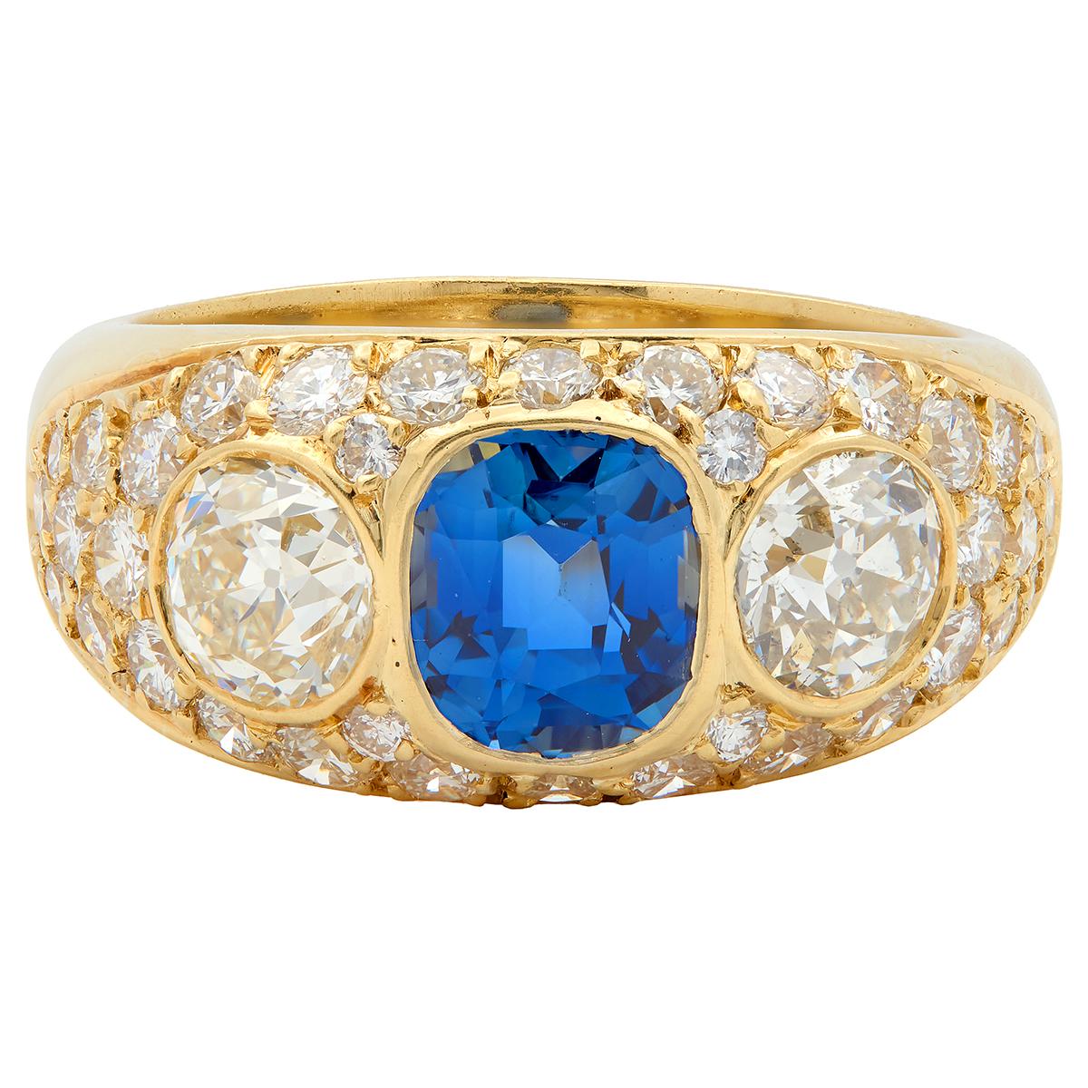 1980's No Heat Sapphire Diamond 18 Karat Yellow Gold Vintage Bombé Ring GIA