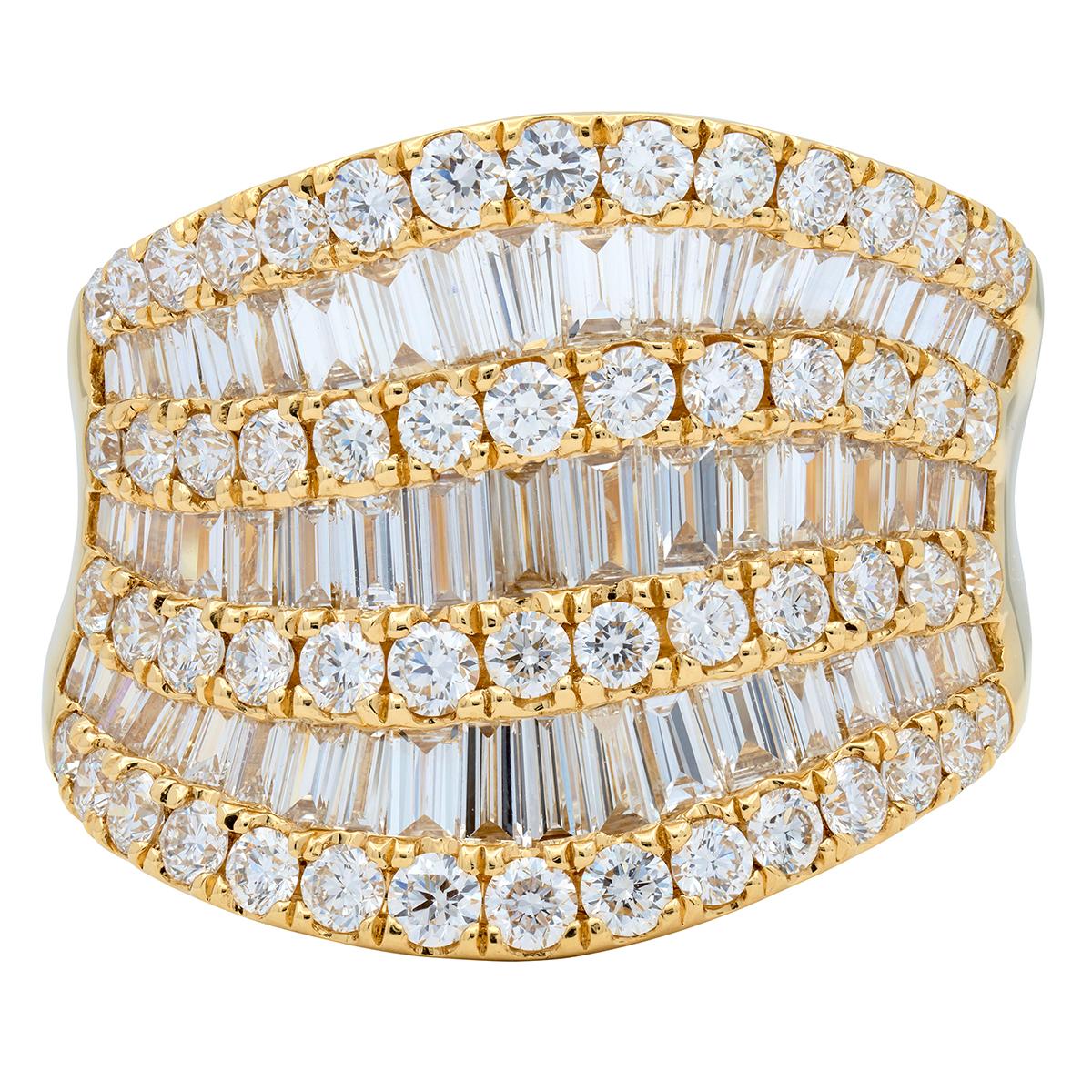 Contemporary 3.50 CTW Diamond 18 Karat Yellow Gold Seven Row Wavy Band Ring