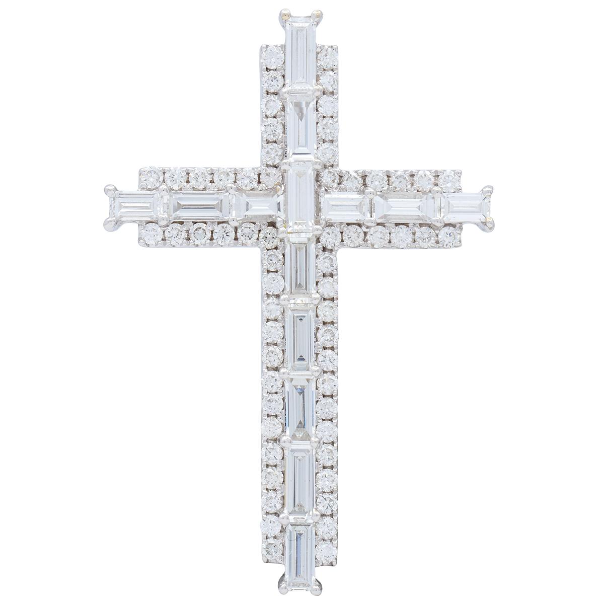 Contemporary 1.62 CTW Diamond 18 Karat White Gold Unisex Cross Pendant