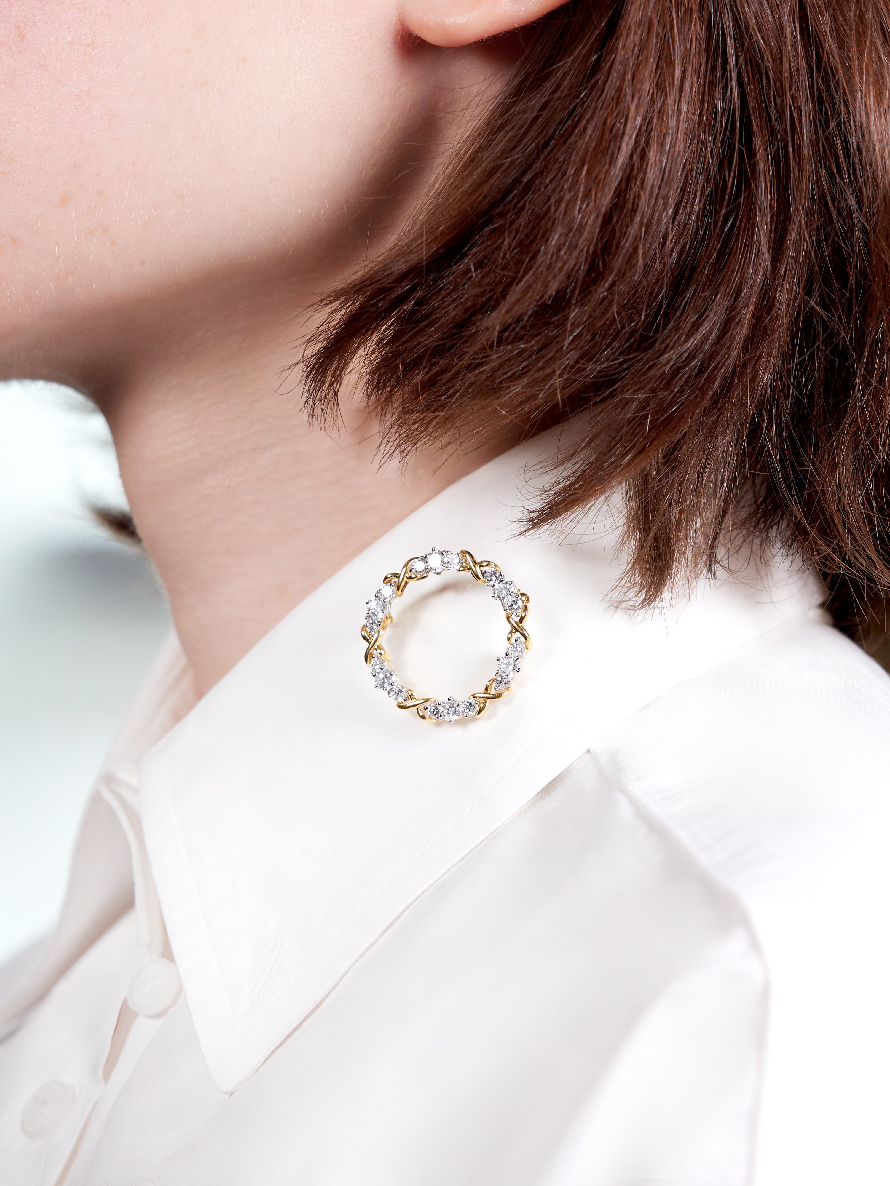 McTeigue 1960's 2.16 CTW Diamond 18 Karat Two-Tone Gold Vintage Circle Brooch