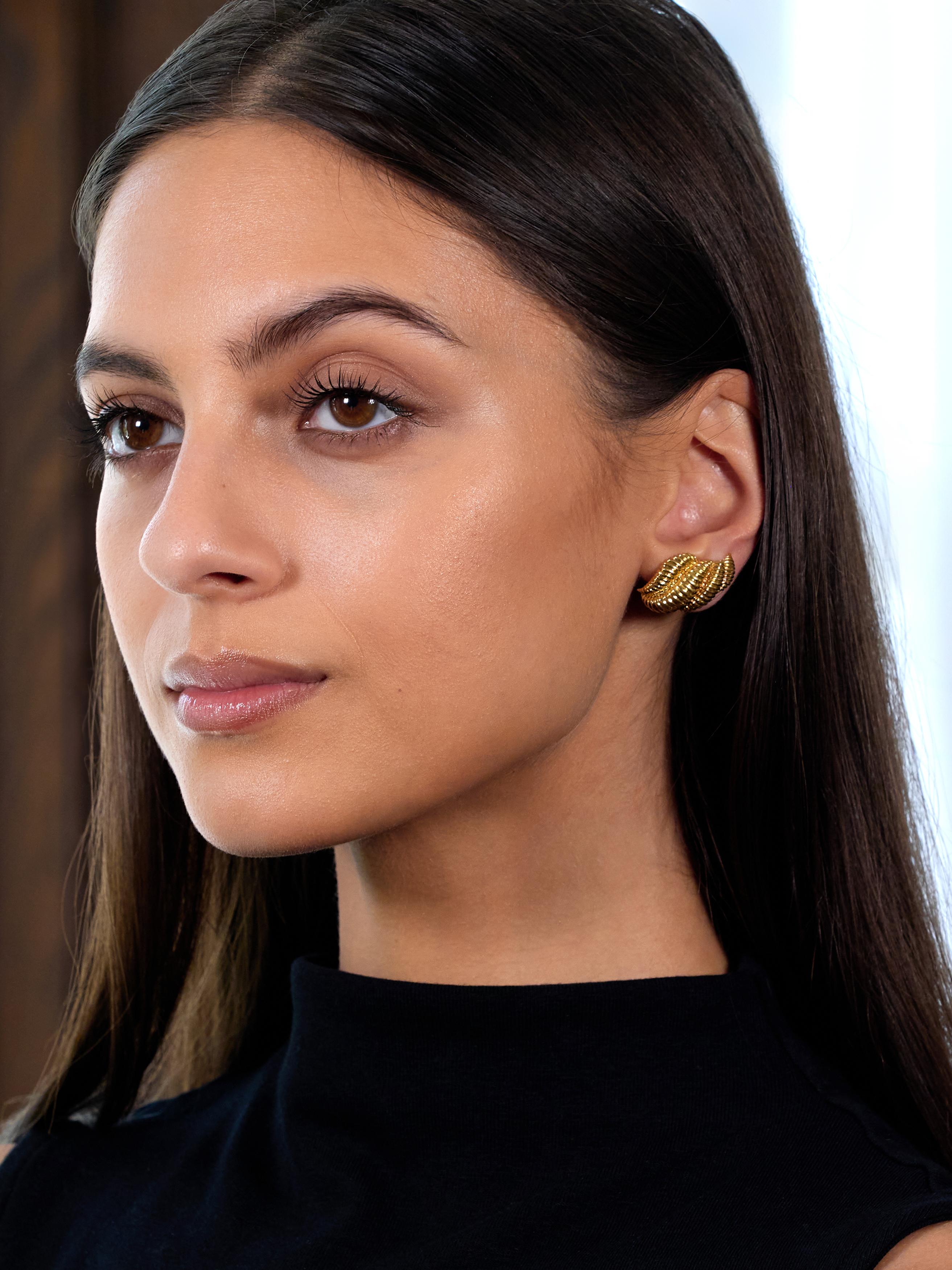 Tiffany & Co. 1950's 18 Karat Yellow Gold Vintage Swirl Ear-Clip Earrings