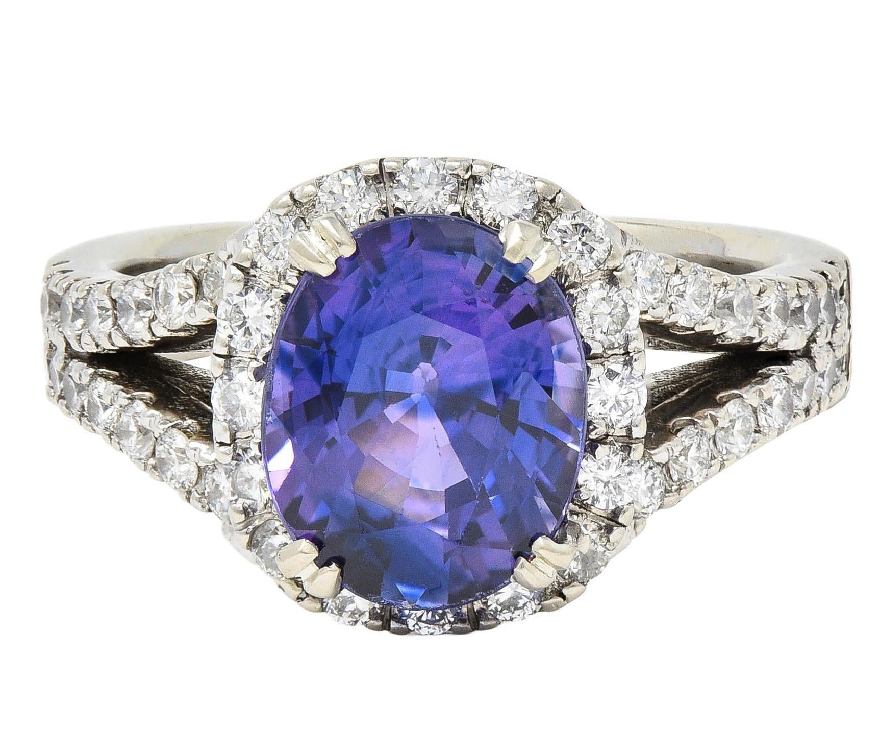 Contemporary 4.60 CTW Color-Change Sapphire Diamond 14 Karat Gold Halo Ring GIA