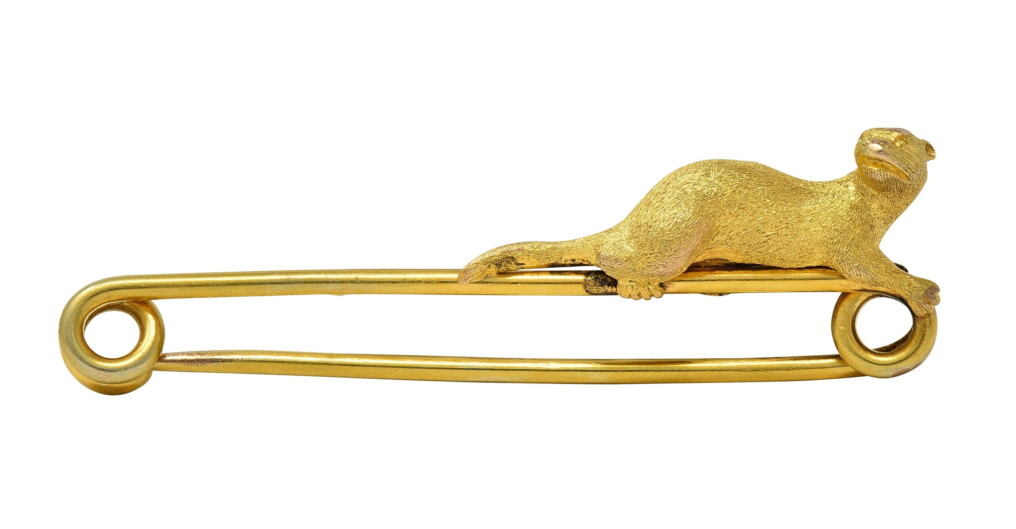 Edwardian 14 Karat Yellow Gold Antique Otter Bar Pin Unisex Brooch