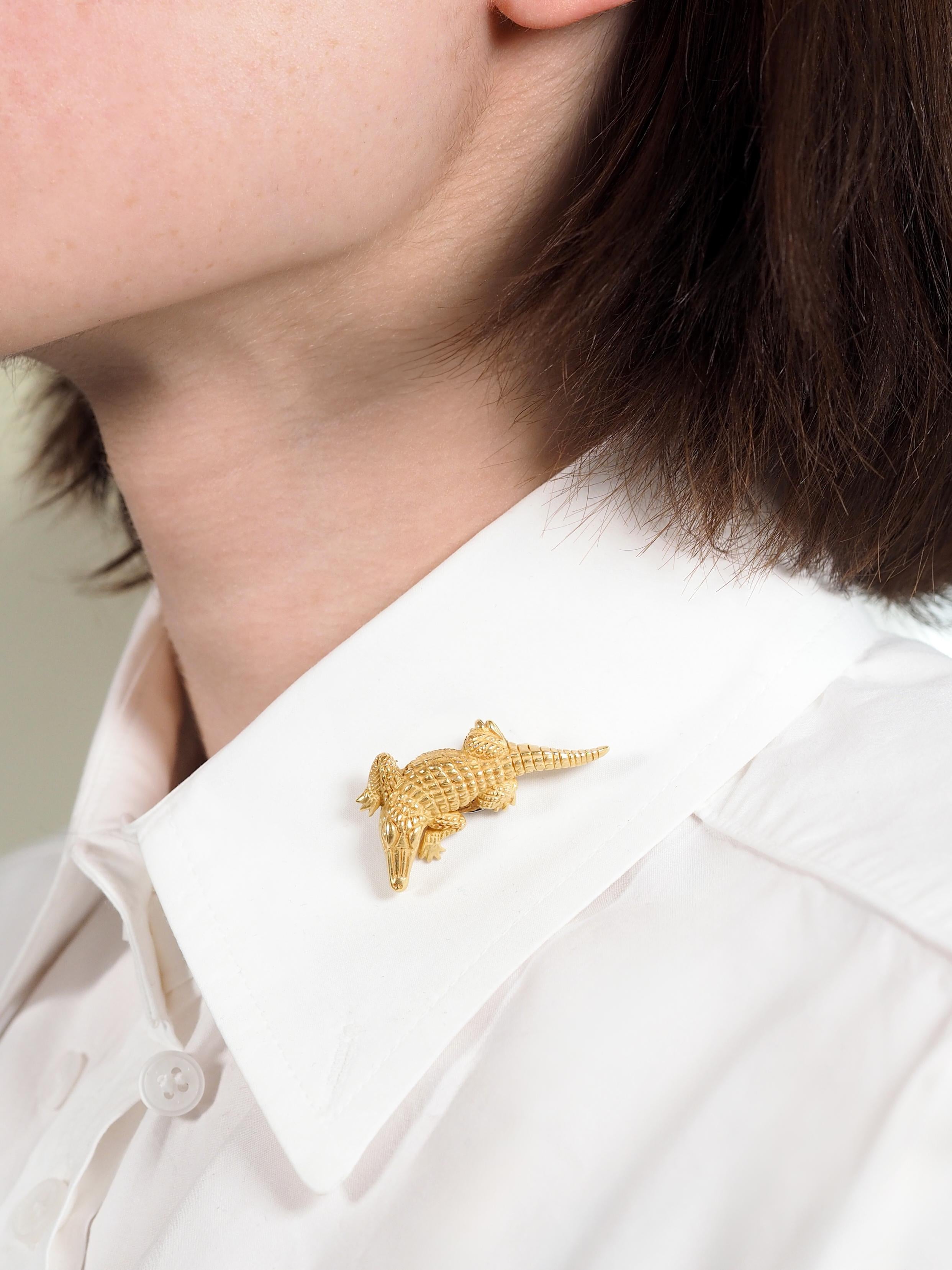 Kieselstein-Cord 1988 18K Yellow Gold Alligator Bypass Vintage Animal Brooch