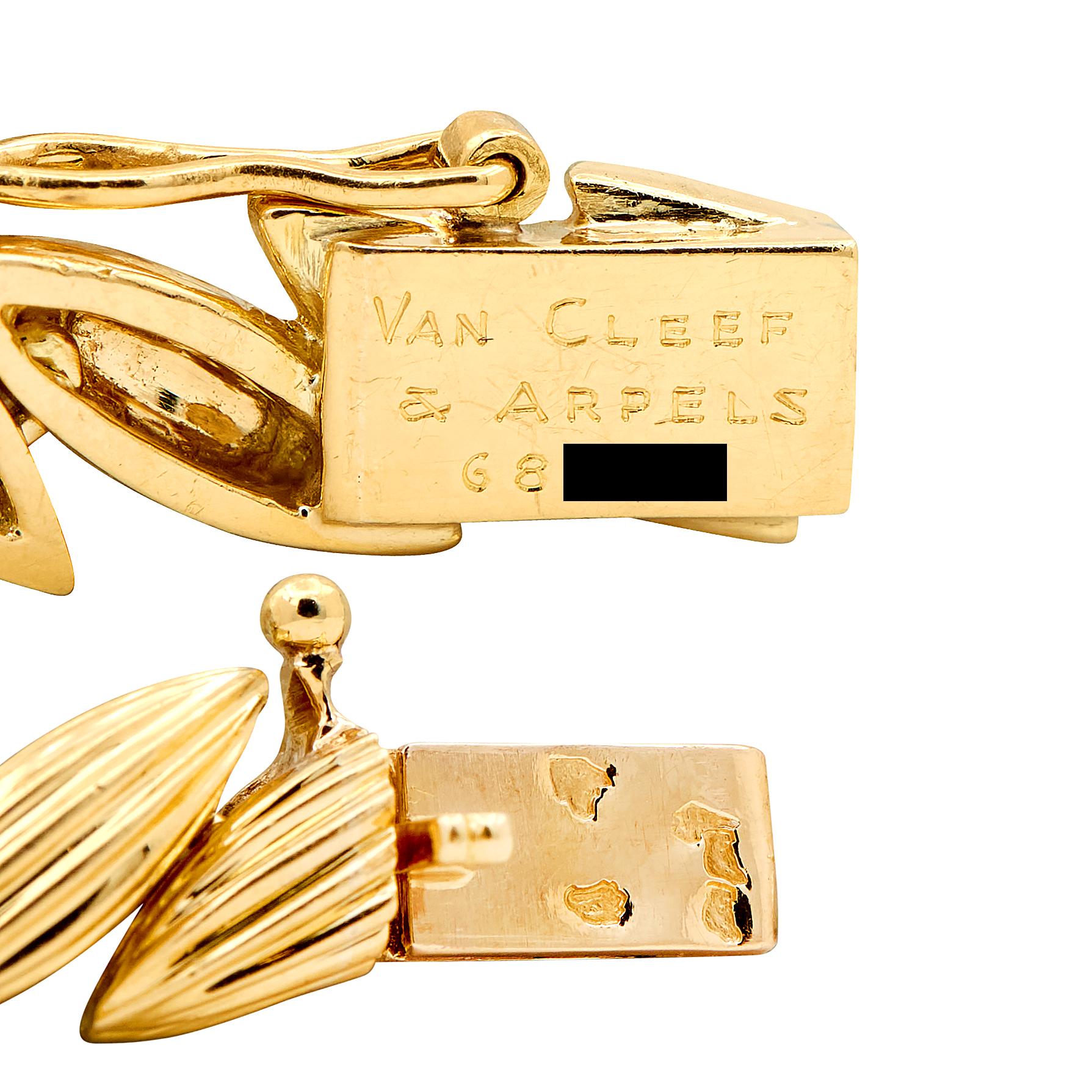 Van Cleef & Arpels 18 Karat Yellow Gold Vintage Coup De Vent Chantilly Necklace