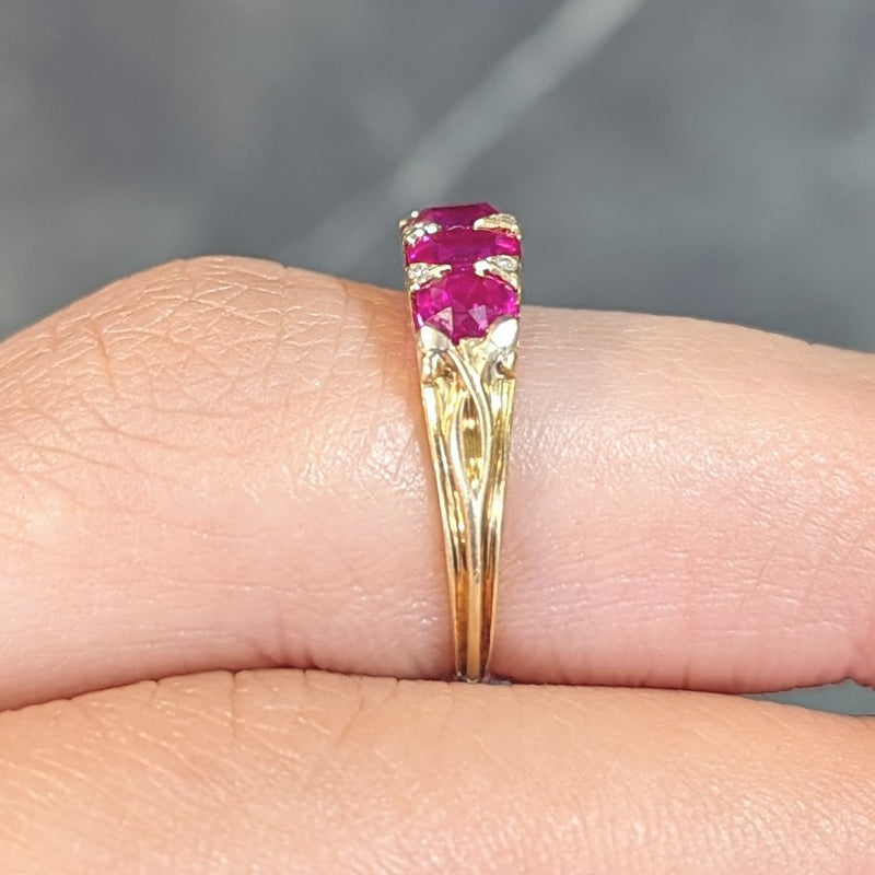 Art Nouveau 1.67 CTW Ruby Diamond 18 Karat Yellow Gold Foliate Five Stone Antique Band Ring