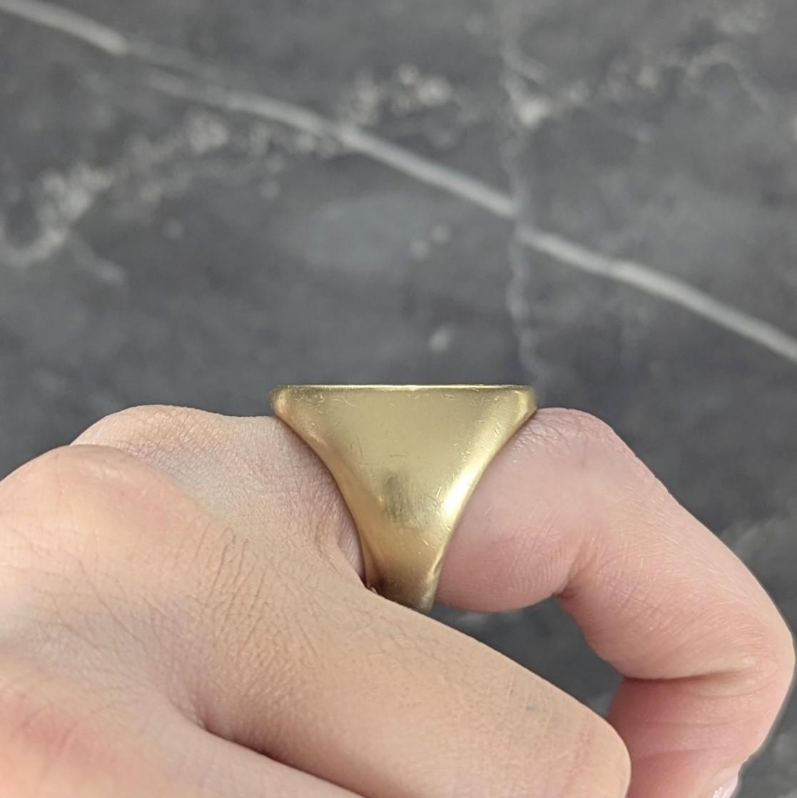 Tiffany & Co. 18 Karat Yellow Gold Vintage Heraldry Unisex Signet Ring