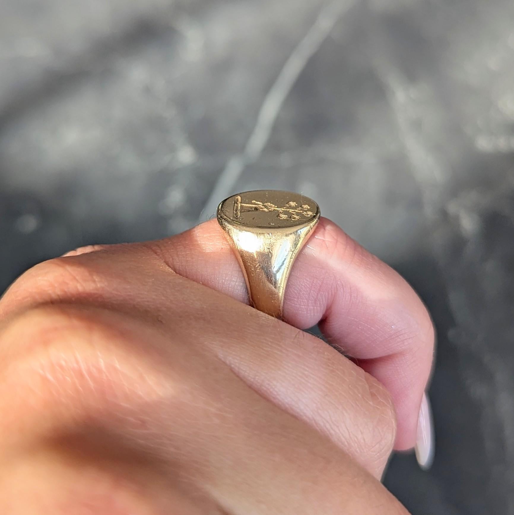 Birks Victorian 14 Karat Yellow Gold Antique Unisex Intaglio Signet Ring