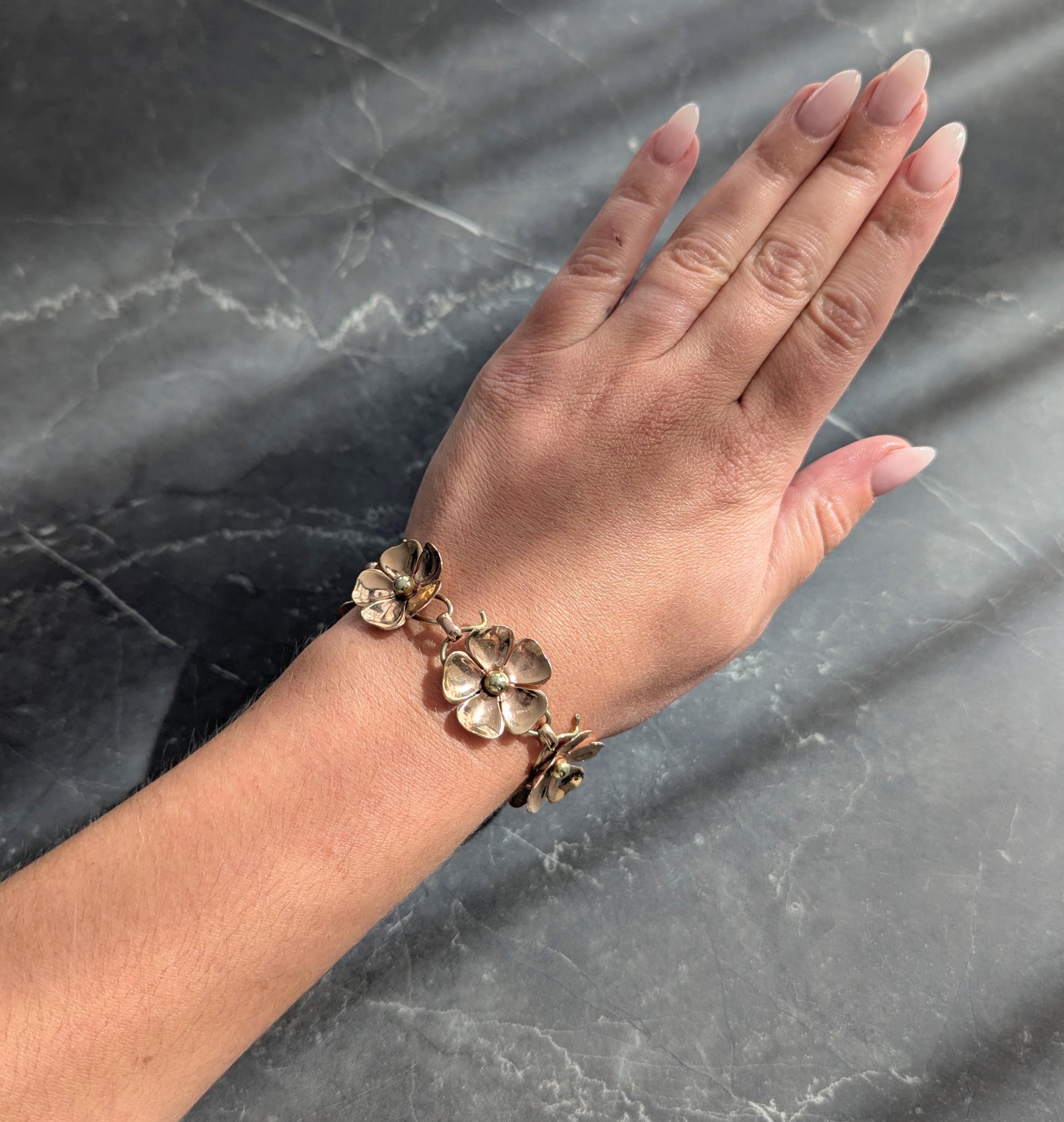 Retro 14 Karat Two-Tone Gold Vintage Floral Link Chain Bracelet
