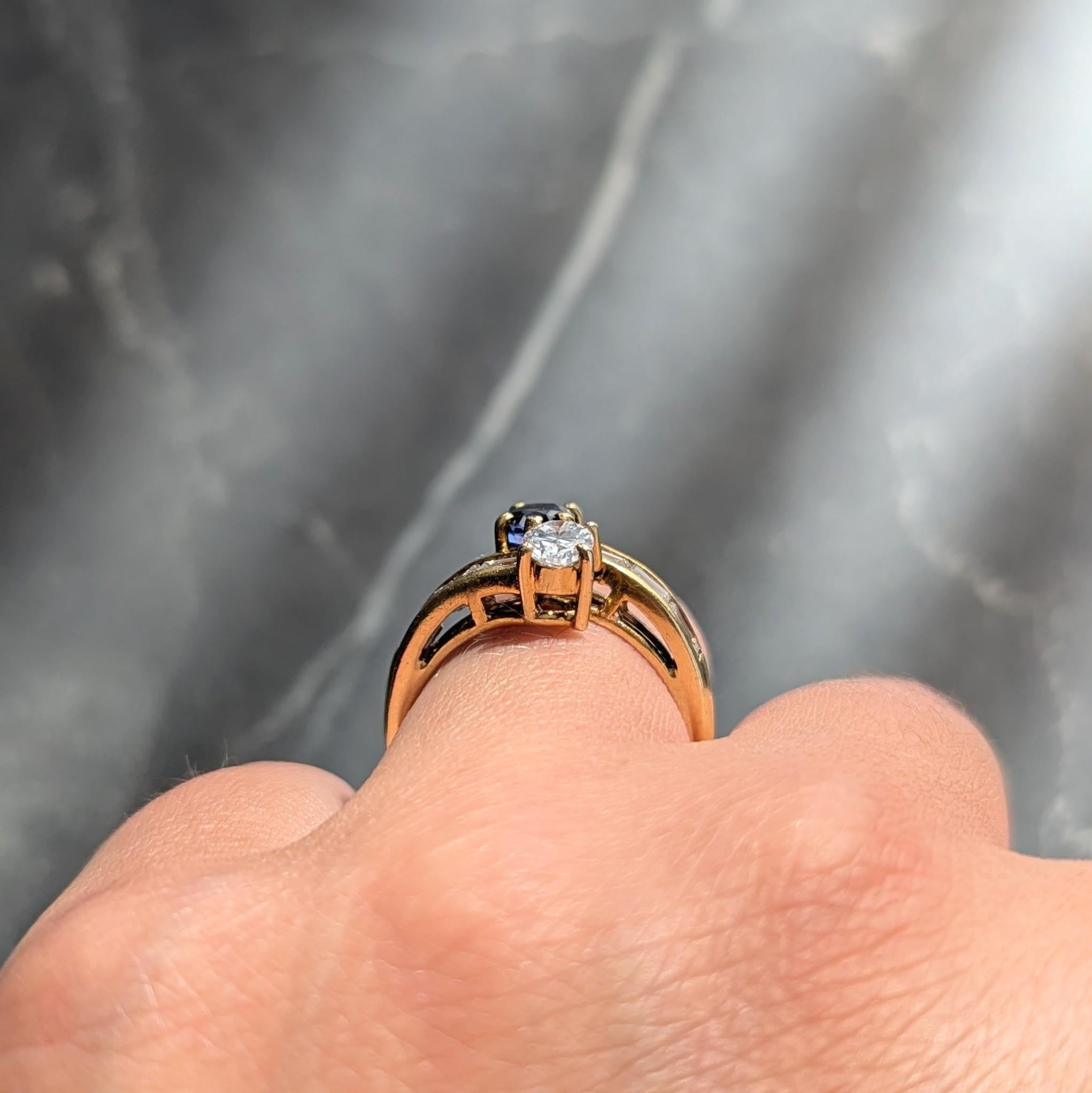 1980's Sapphire Diamond 18 Karat Yellow Gold Vintage Toi-Et-Moi Bypass Ring