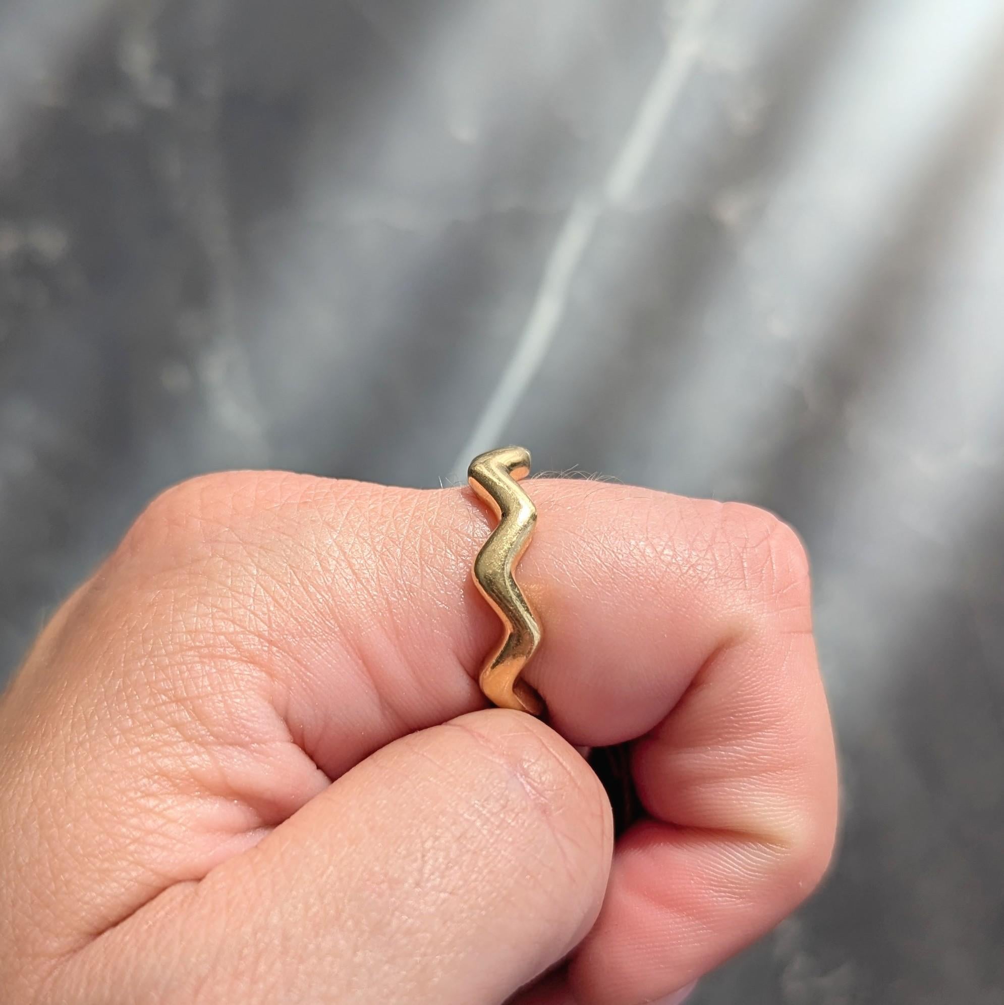 Paloma Picasso Tiffany & Co. 1980's 18 Karat Yellow Gold Vintage Wave Band Ring