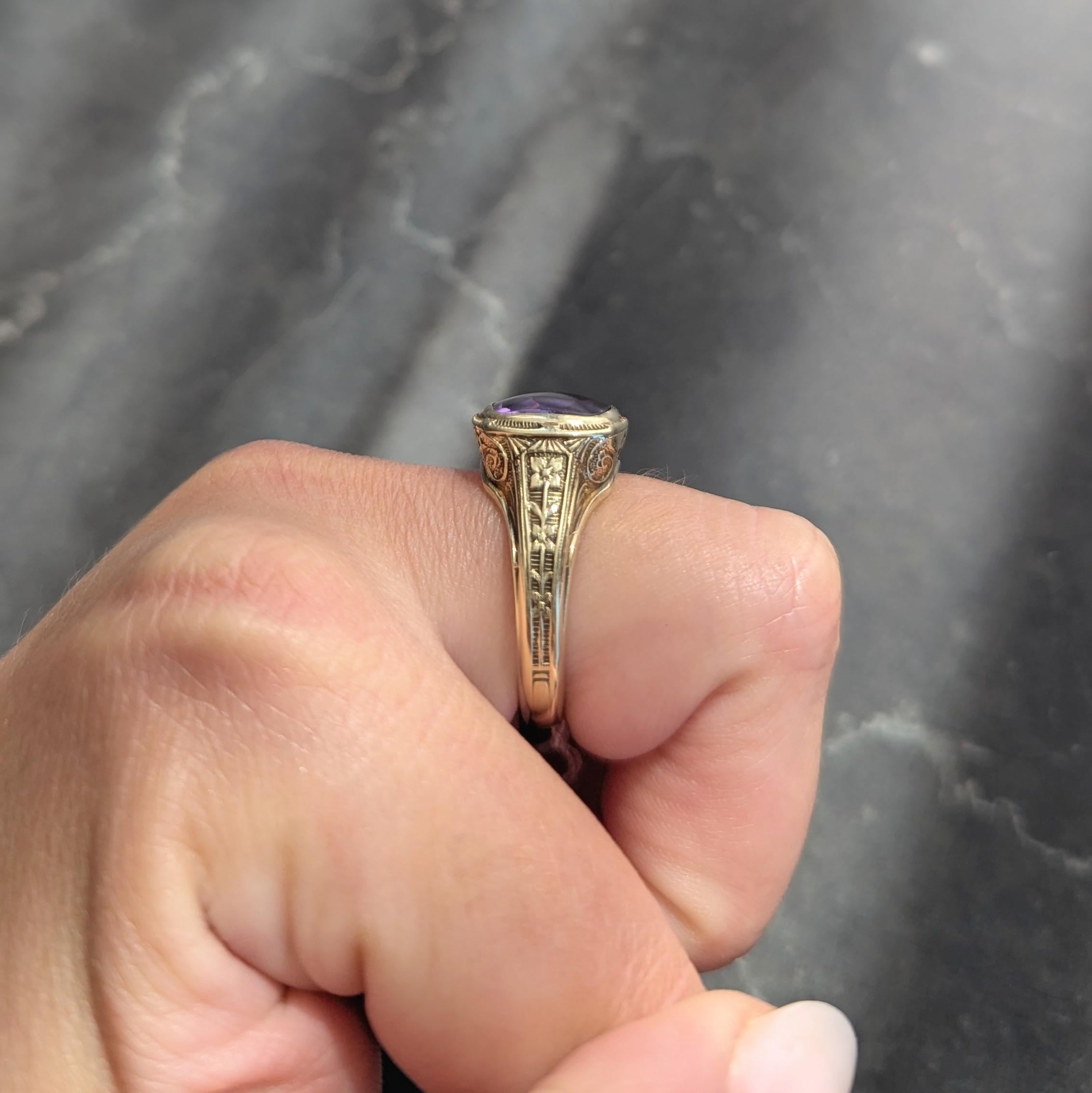 Art Nouveau Amethyst 14K Yellow Gold Antique Scrolling Floral Vine Signet Ring