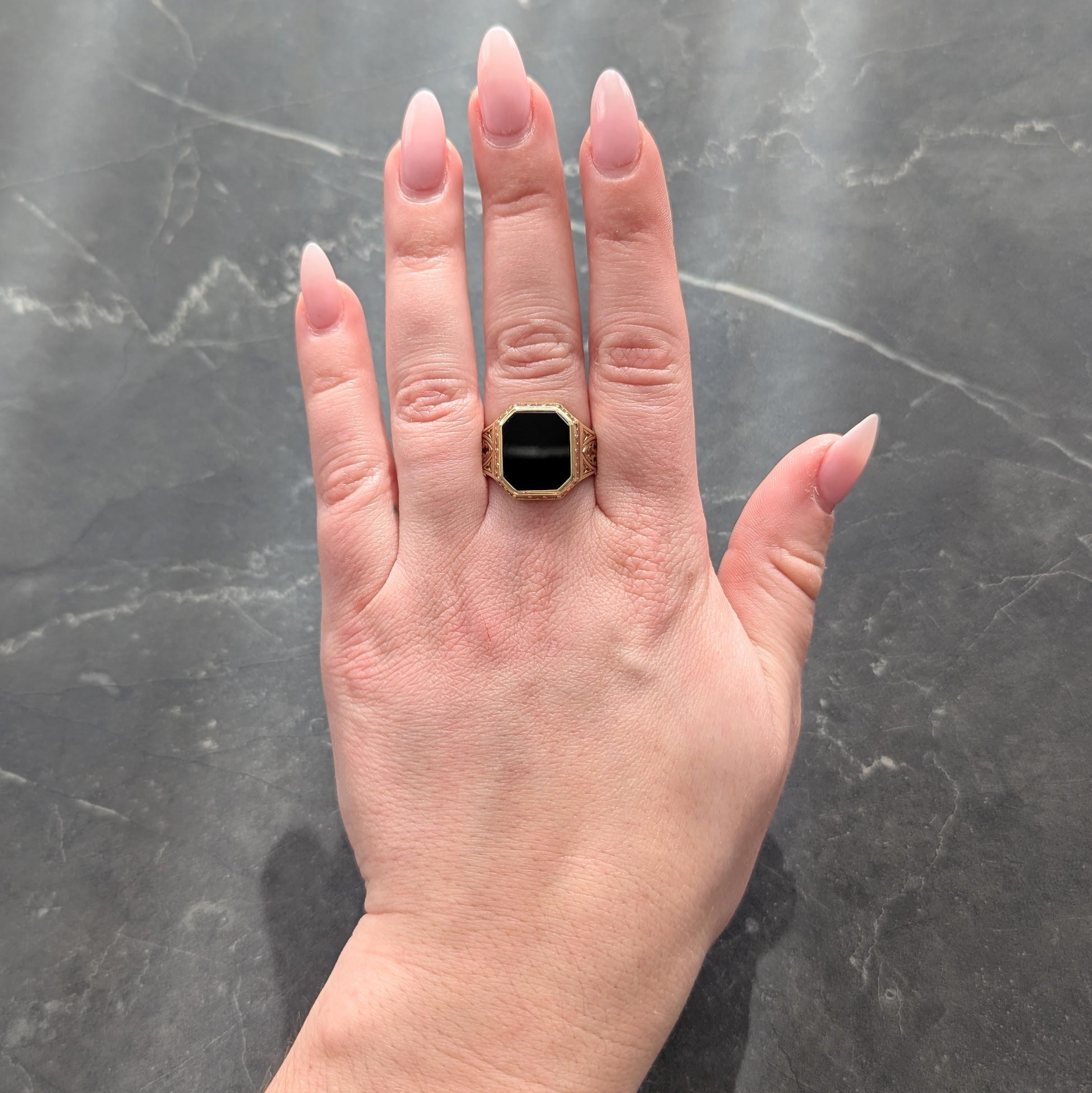 Larter & Sons Victorian Onyx 14K Yellow Gold Gothic Antique Unisex Signet Ring