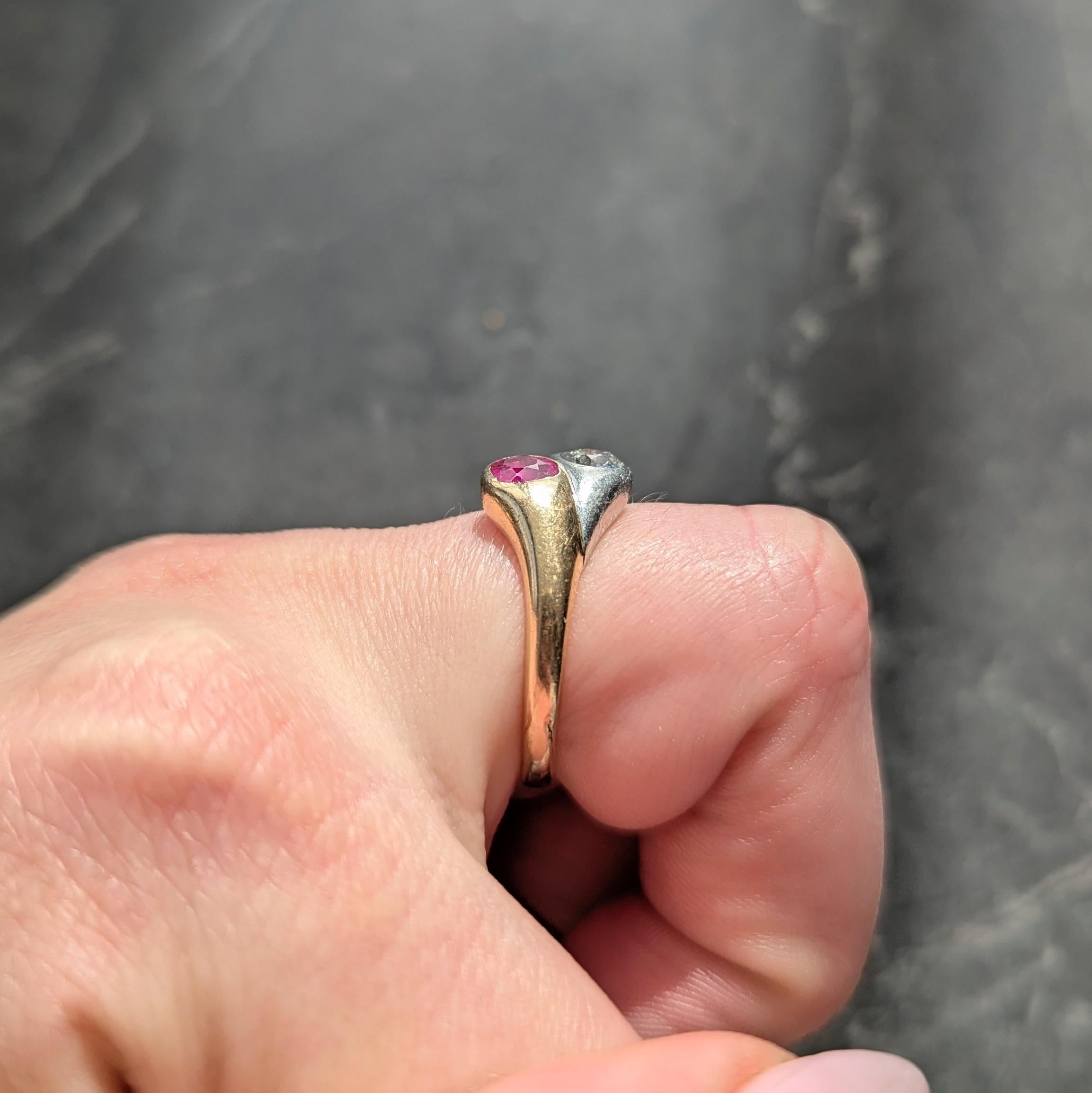 1960 1.03 CTW Ruby Diamond Platinum 14 Karat Yellow Gold Vintage Toi-Et-Moi Ring