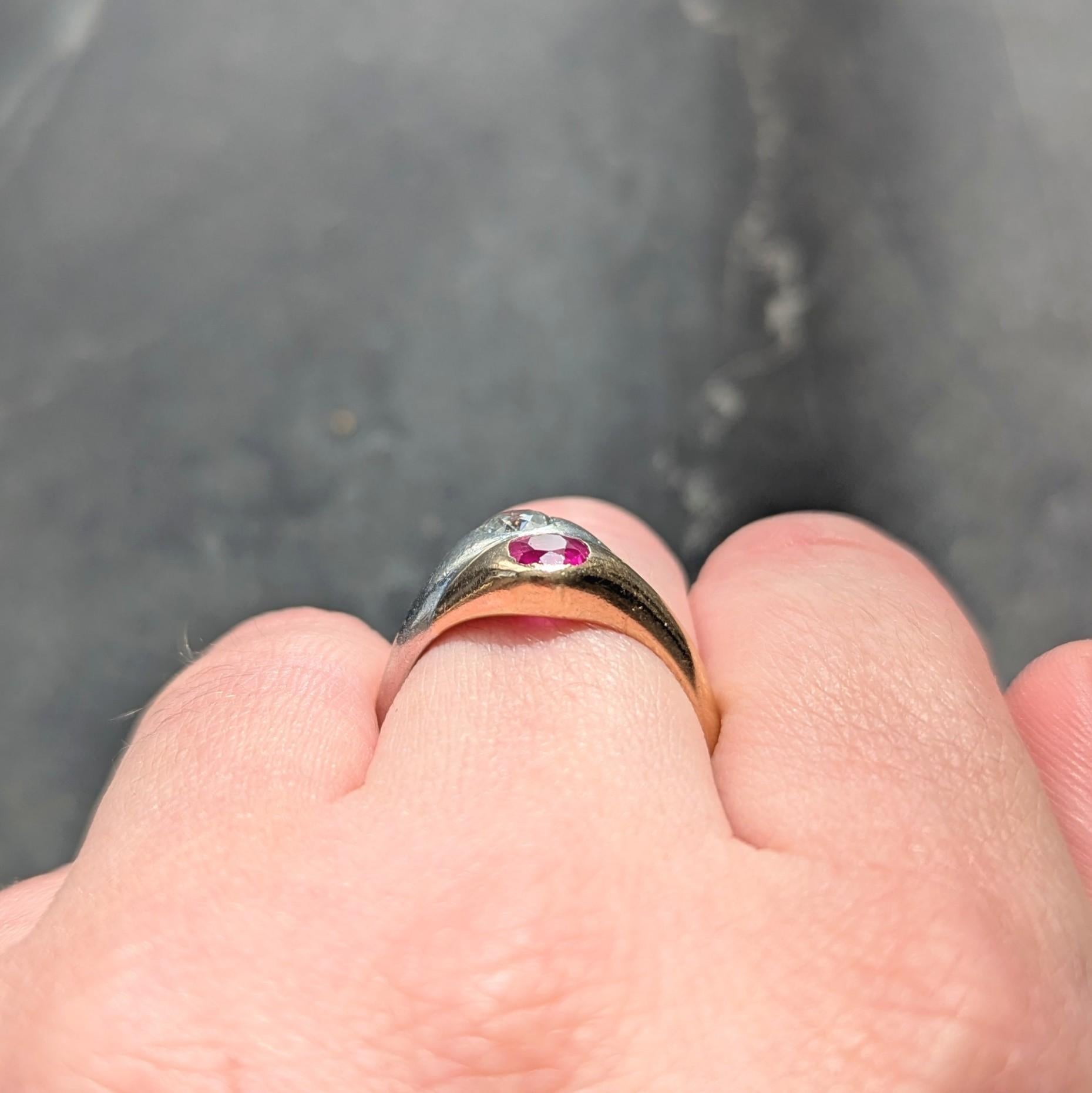 1960 1.03 CTW Ruby Diamond Platinum 14 Karat Yellow Gold Vintage Toi-Et-Moi Ring