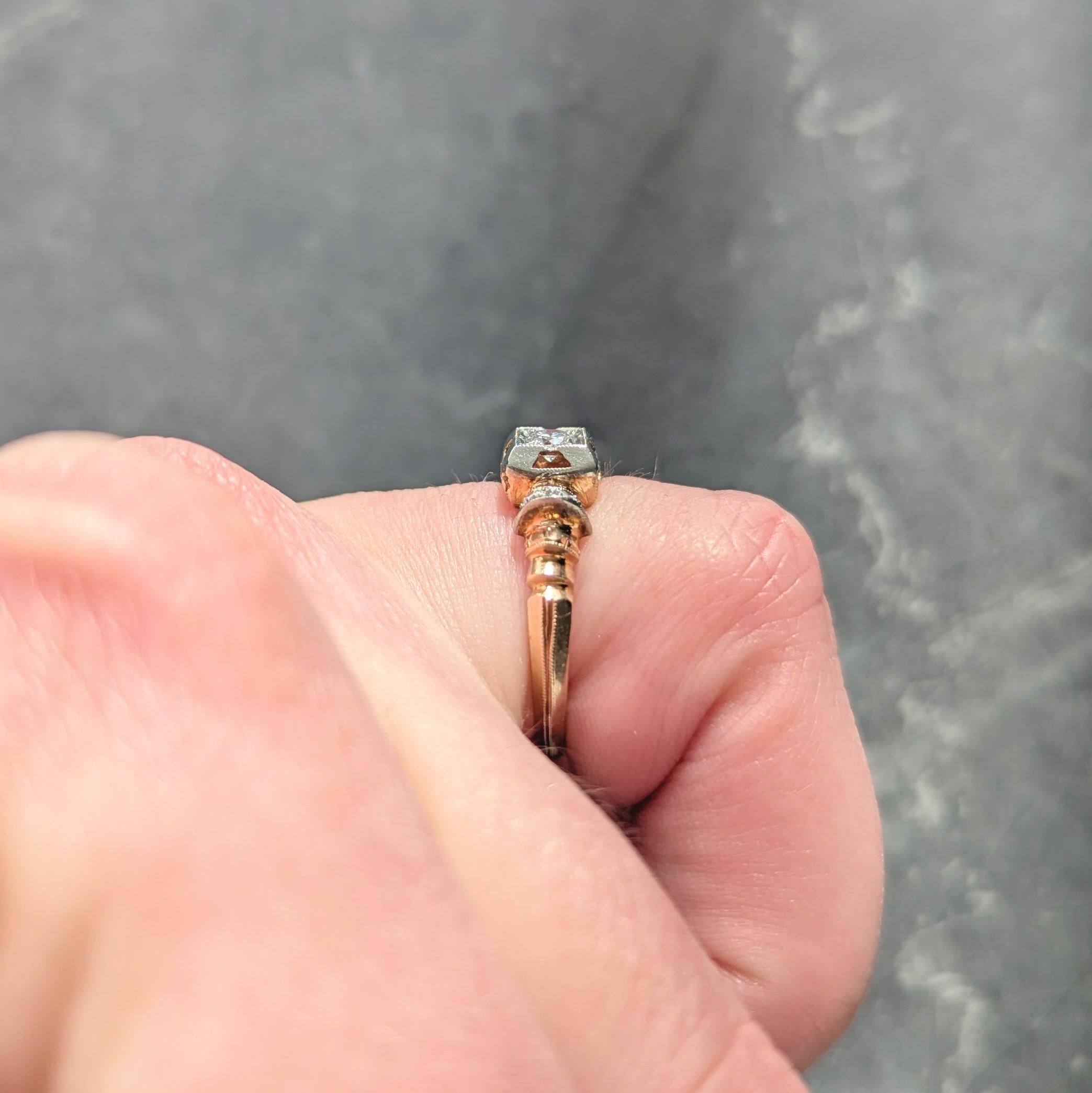 Retro 0.28 CTW Diamond 18 Karat Two-Tone Gold Fanning Vintage Engagement Ring