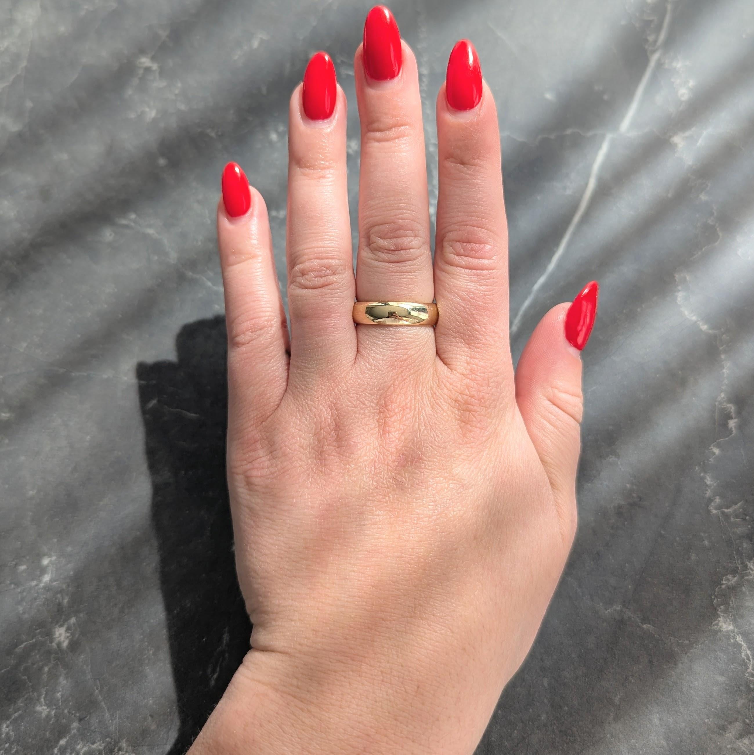 Cartier 1980's 18 Karat Yellow Gold Vintage Unisex Wedding Band Ring