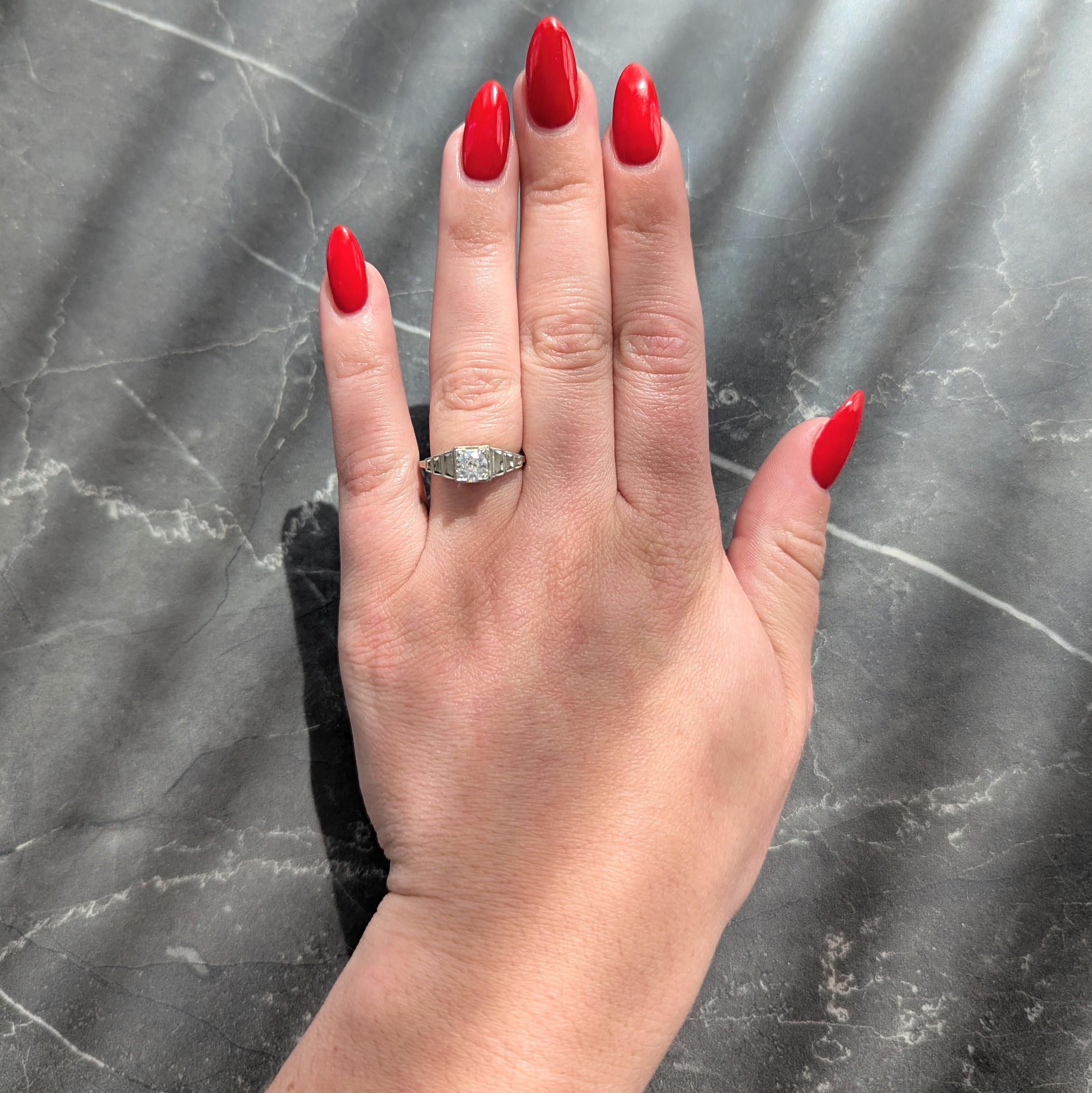 Art Deco Old European Cut Diamond 18 Karat White Gold Vintage Engagement Ring