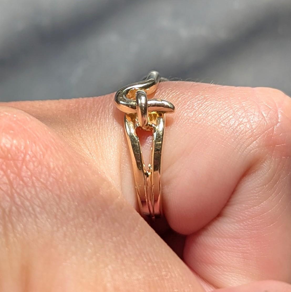 1970's 14 Karat Yellow Gold Vintage Hinge Lock Band Ring