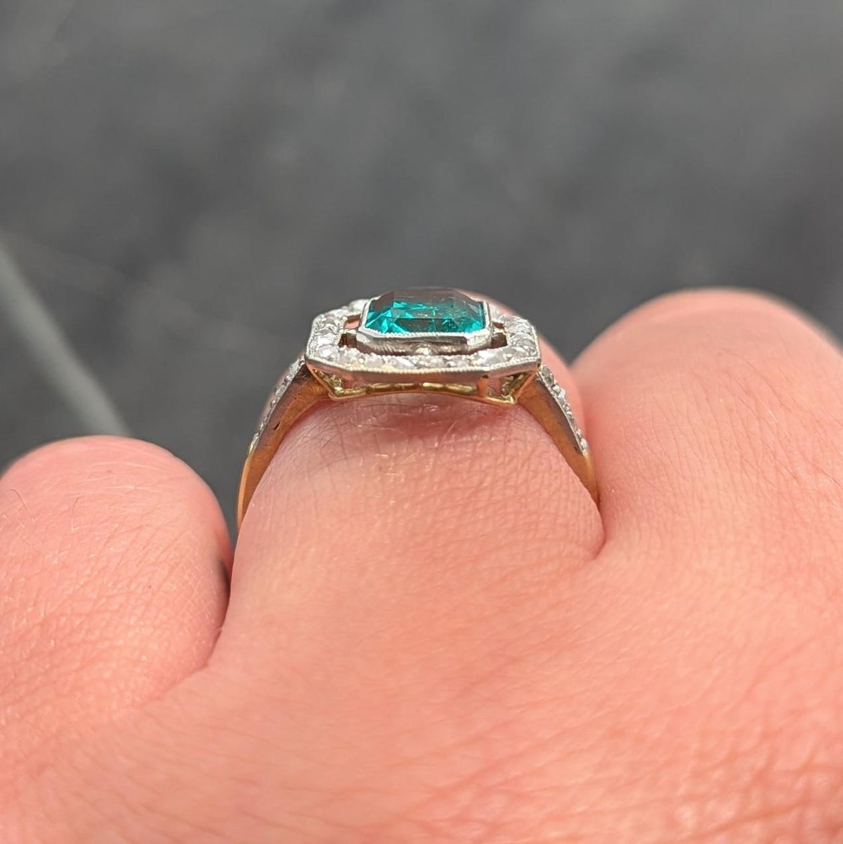 Art Deco 1.67 CTW Colombian Emerald Diamond Platinum 18K Gold Antique Ring GIA