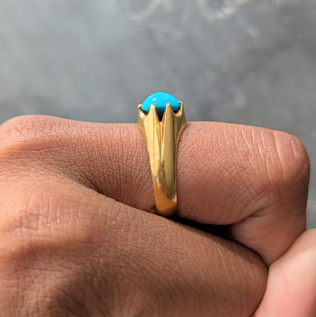 Victorian Turquoise 18 Karat Yellow Gold Antique Belcher Ring