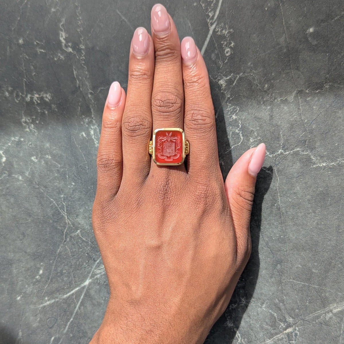 Victorian Carnelian 18K Gold Column Heraldic Crest Antique Intaglio Signet Ring
