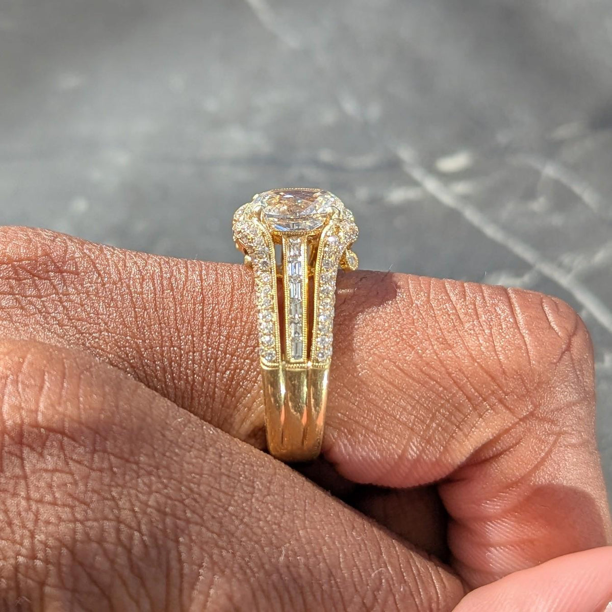 Contemporary 2.73 CTW Oval Cut Diamond 18K Yellow Gold Charm Engagement Ring GIA