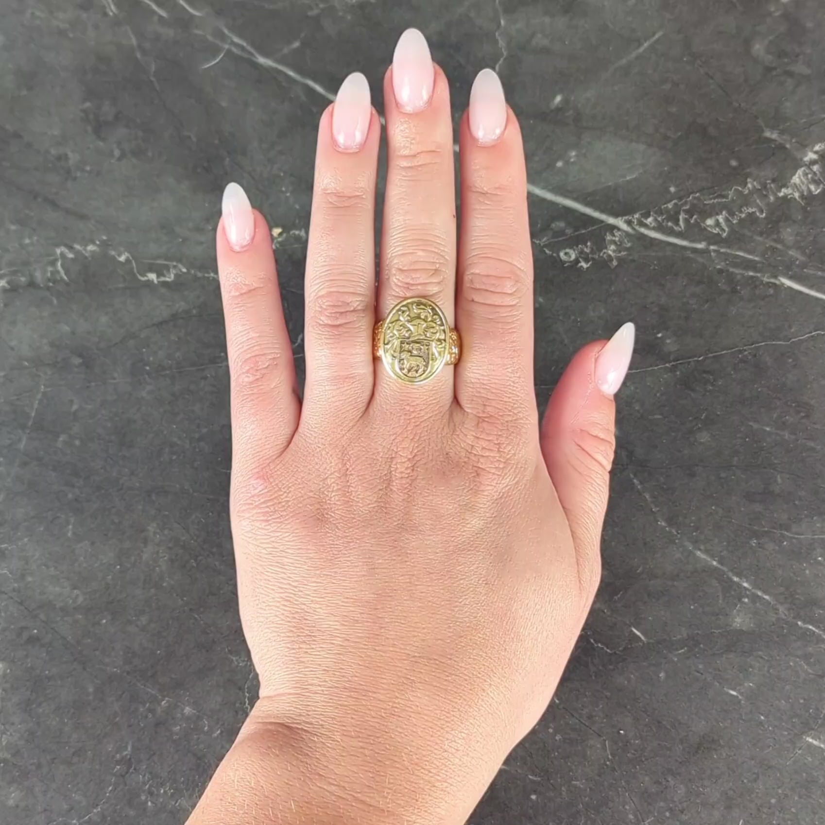 Victorian 18 Karat Yellow Gold Antique Heraldic Unisex Crest Signet Ring