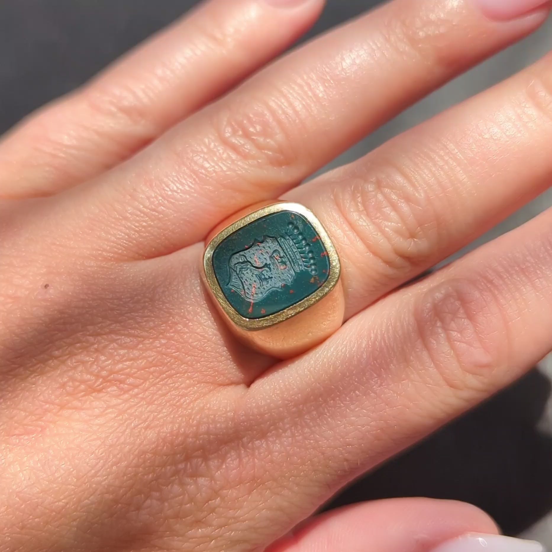 Art Deco Bloodstone 14K Yellow Gold Antique Heraldic Crest Intaglio Signet Ring