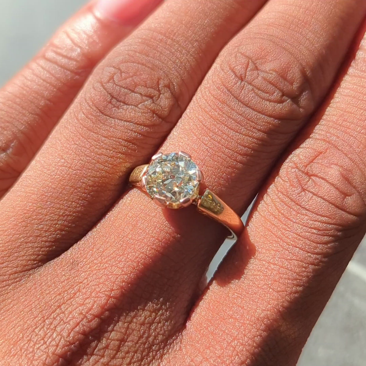 Victorian 0.80 CTW Old Mine Diamond 18K Gold Antique Solitaire Engagement Ring