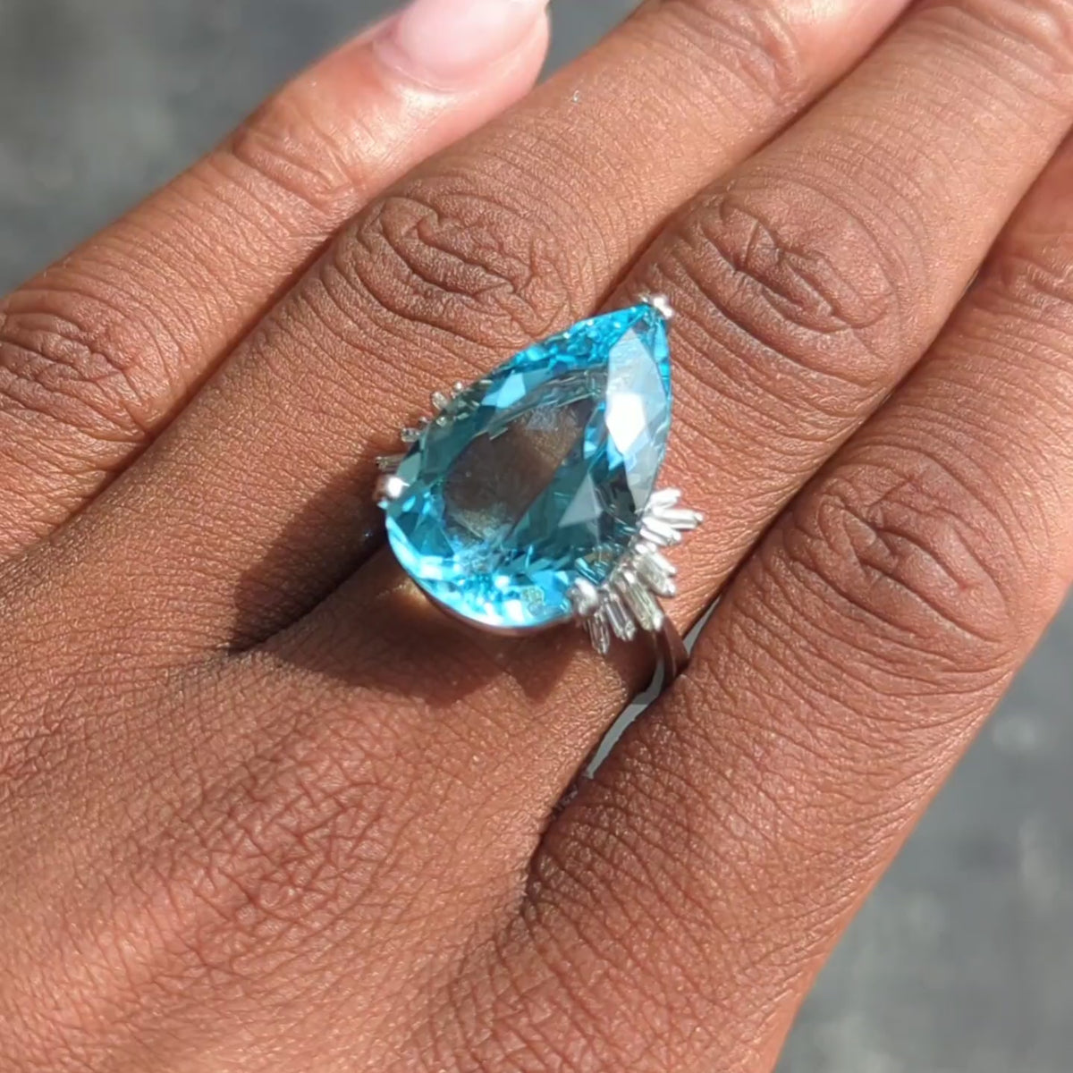 Mid-Century Diamond Aquamarine 18 Karat White Gold Vintage Spray Cocktail Ring