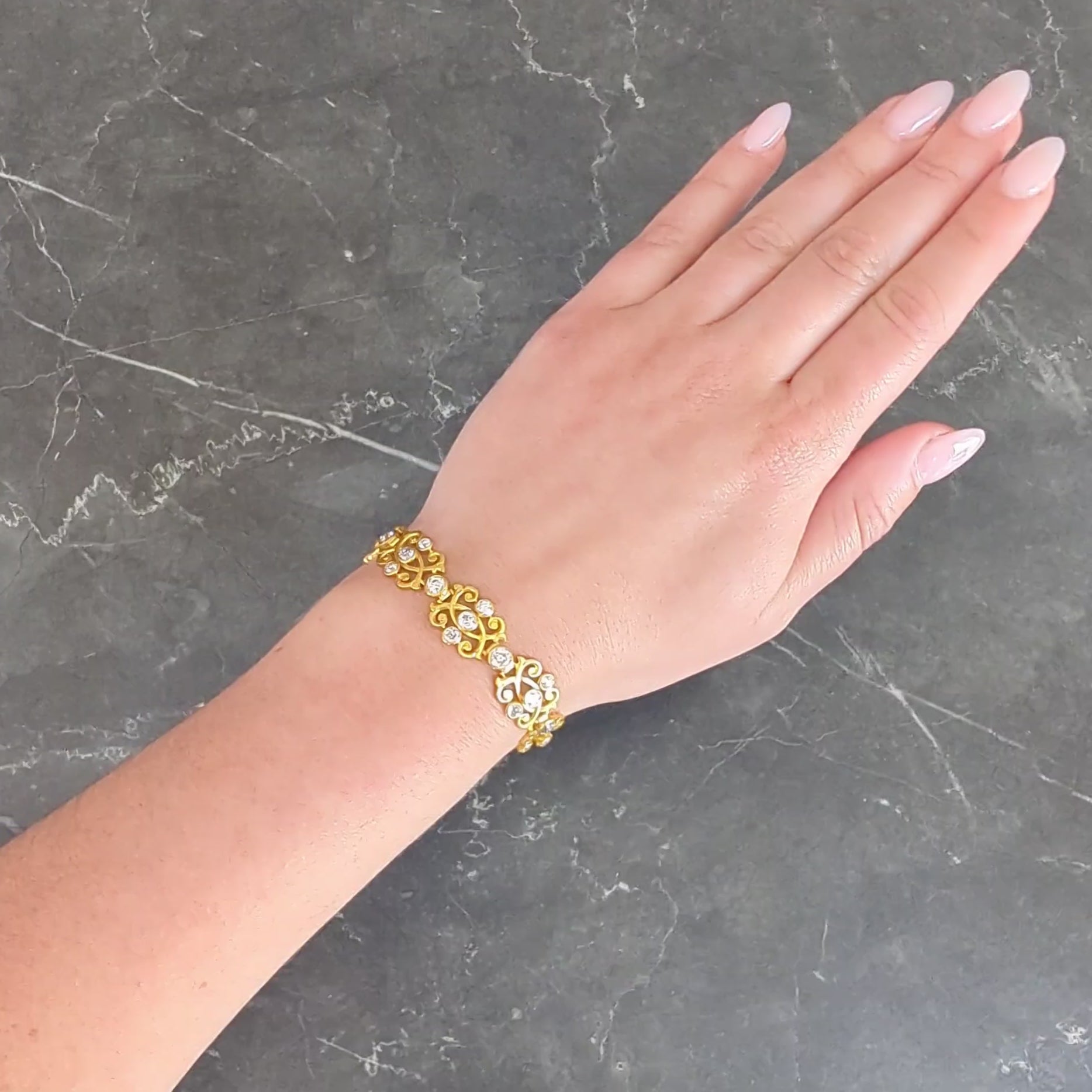 Art Nouveau 6.50 CTW Diamond 18K Yellow Gold Antique Scrolling Link Bracelet