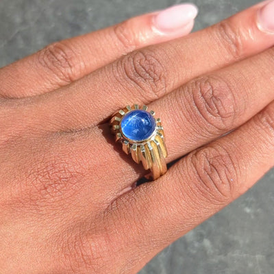 1980's 6.55 Carat Blue Sapphire 14 Karat Yellow Gold Vintage Grooved Unisex Ring