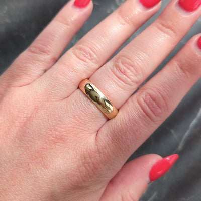 Cartier 1980's 18 Karat Yellow Gold Vintage Unisex Wedding Band Ring