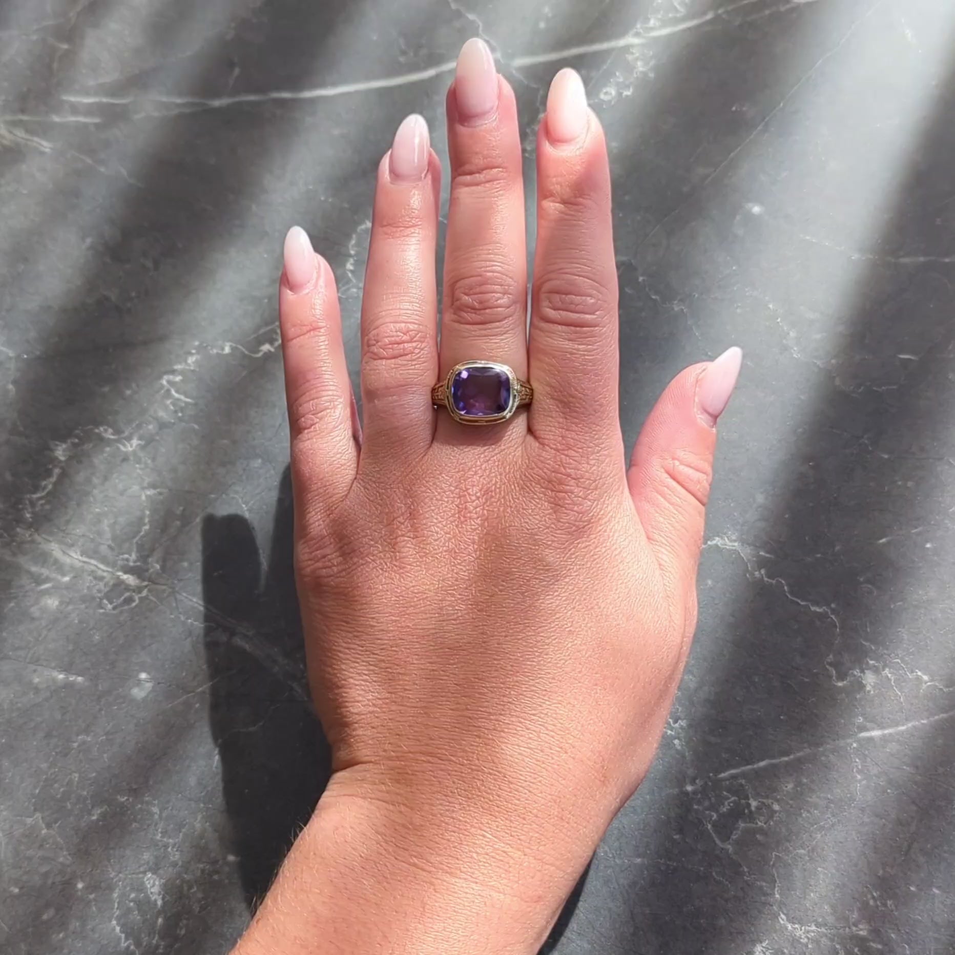 Art Nouveau Amethyst 14K Yellow Gold Antique Scrolling Floral Vine Signet Ring