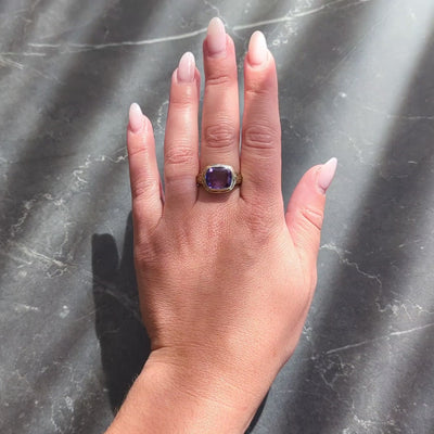 Art Nouveau Amethyst 14K Yellow Gold Antique Scrolling Floral Vine Signet Ring