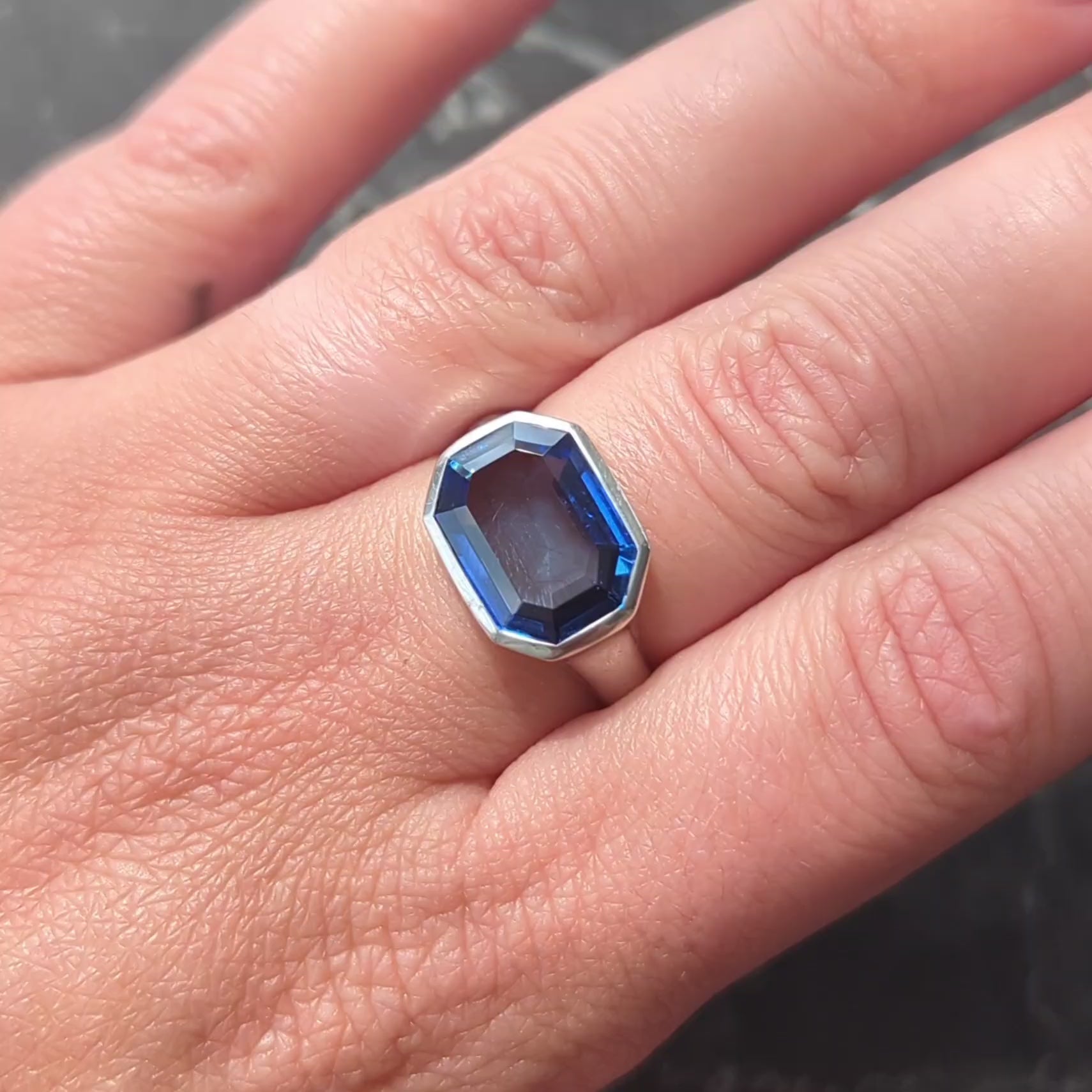 Tiffany & Co. Art Deco No Heat Burma Sapphire Platinum Unisex Vintage Ring AGL
