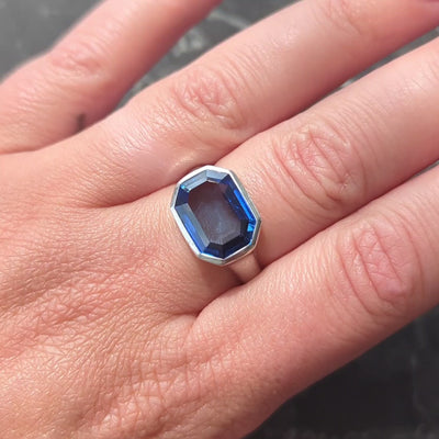 Tiffany & Co. Art Deco No Heat Burma Sapphire Platinum Unisex Vintage Ring AGL