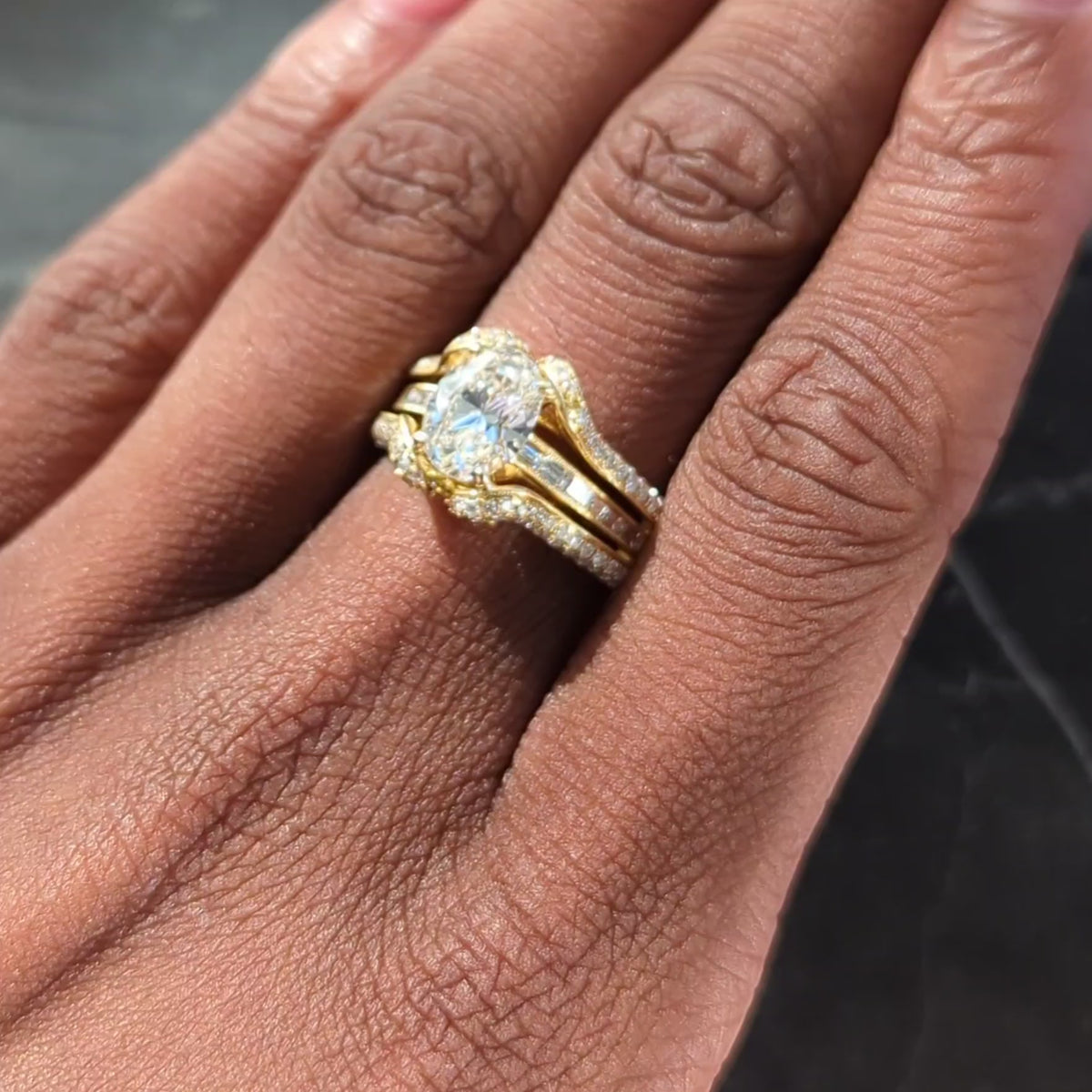 Contemporary 2.73 CTW Oval Cut Diamond 18K Yellow Gold Charm Engagement Ring GIA