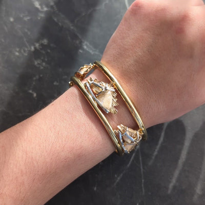 1970's 18 Karat Yellow Tri-Gold Vintage Horse Head Bangle Bracelet