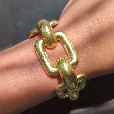 Elizabeth Locke 1980's 19K Gold Vintage Hammered Livorno Square Link Bracelet