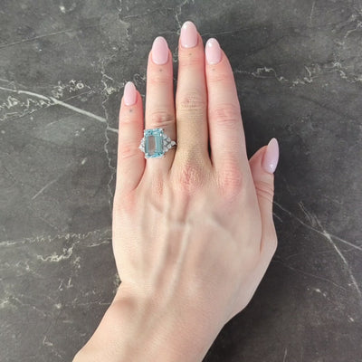 Mid-Century 9.60 CTW Aquamarine Diamond 18 Karat Gold Vintage Cocktail Ring