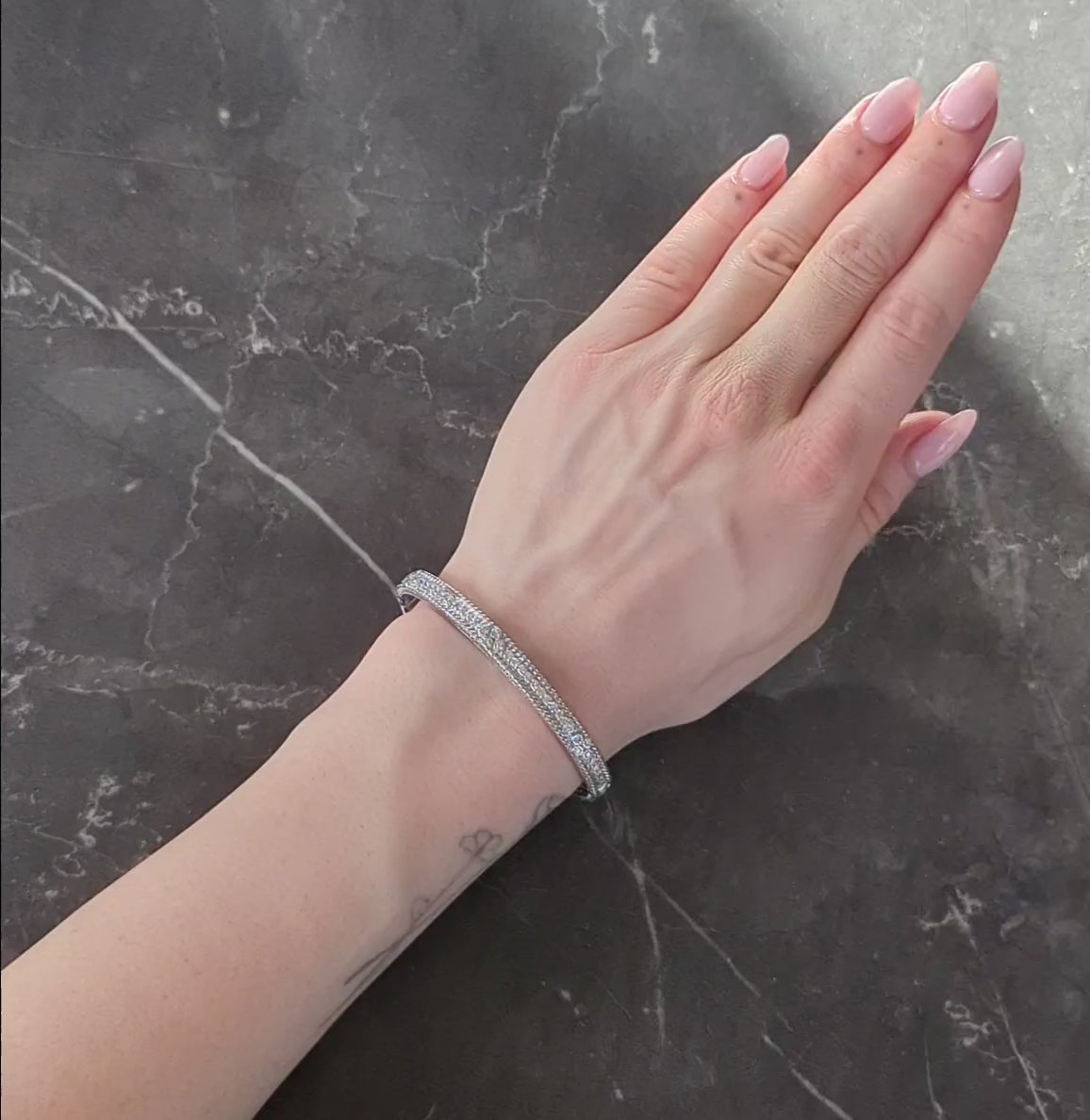 Judith Ripka 2000's Diamond 18 Karat White Gold Twisted Rope Bangle Bracelet