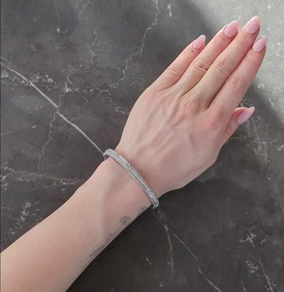 Judith Ripka 2000's Diamond 18 Karat White Gold Twisted Rope Bangle Bracelet