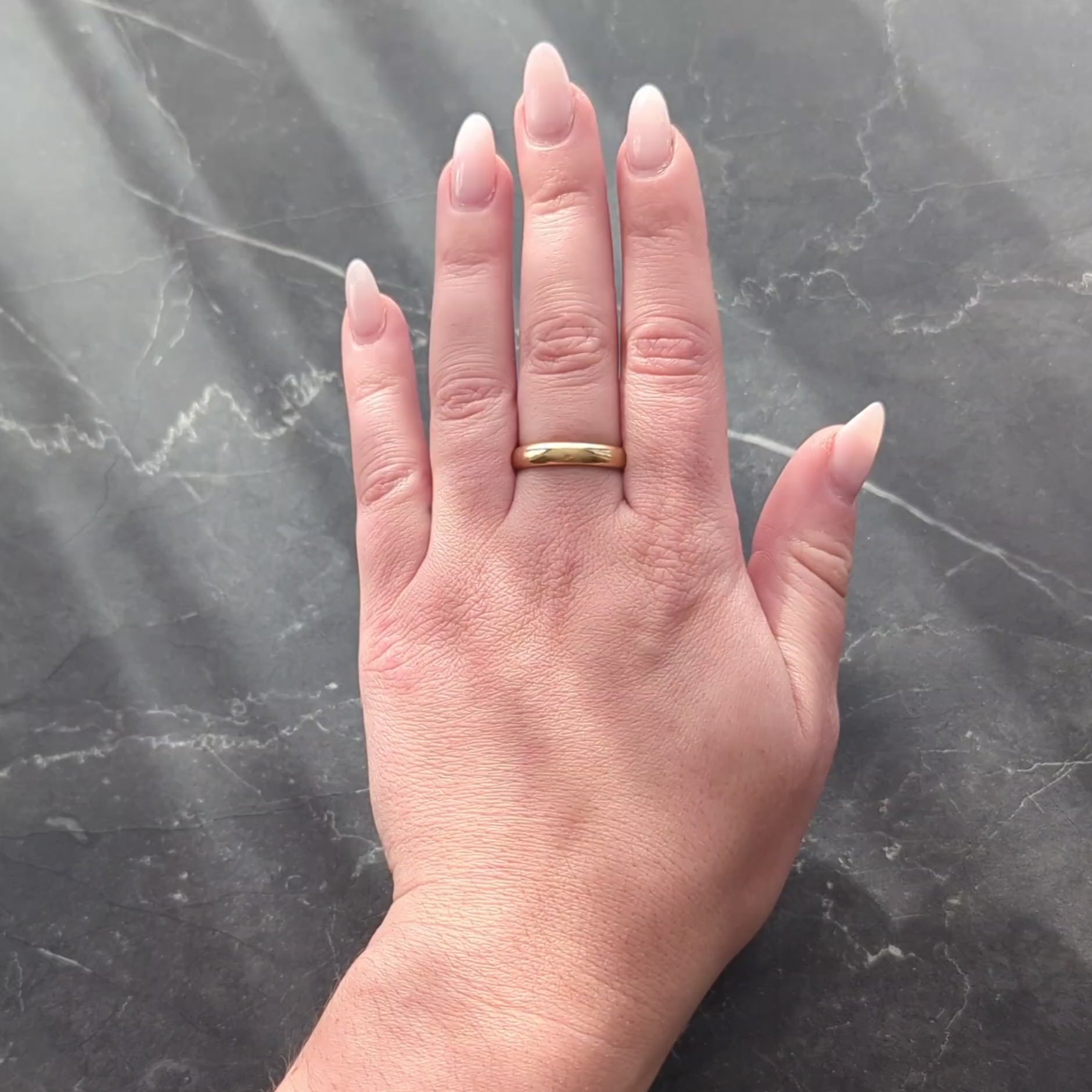 Victorian 18 Karat Yellow Gold Antique Unisex Wedding Band Ring