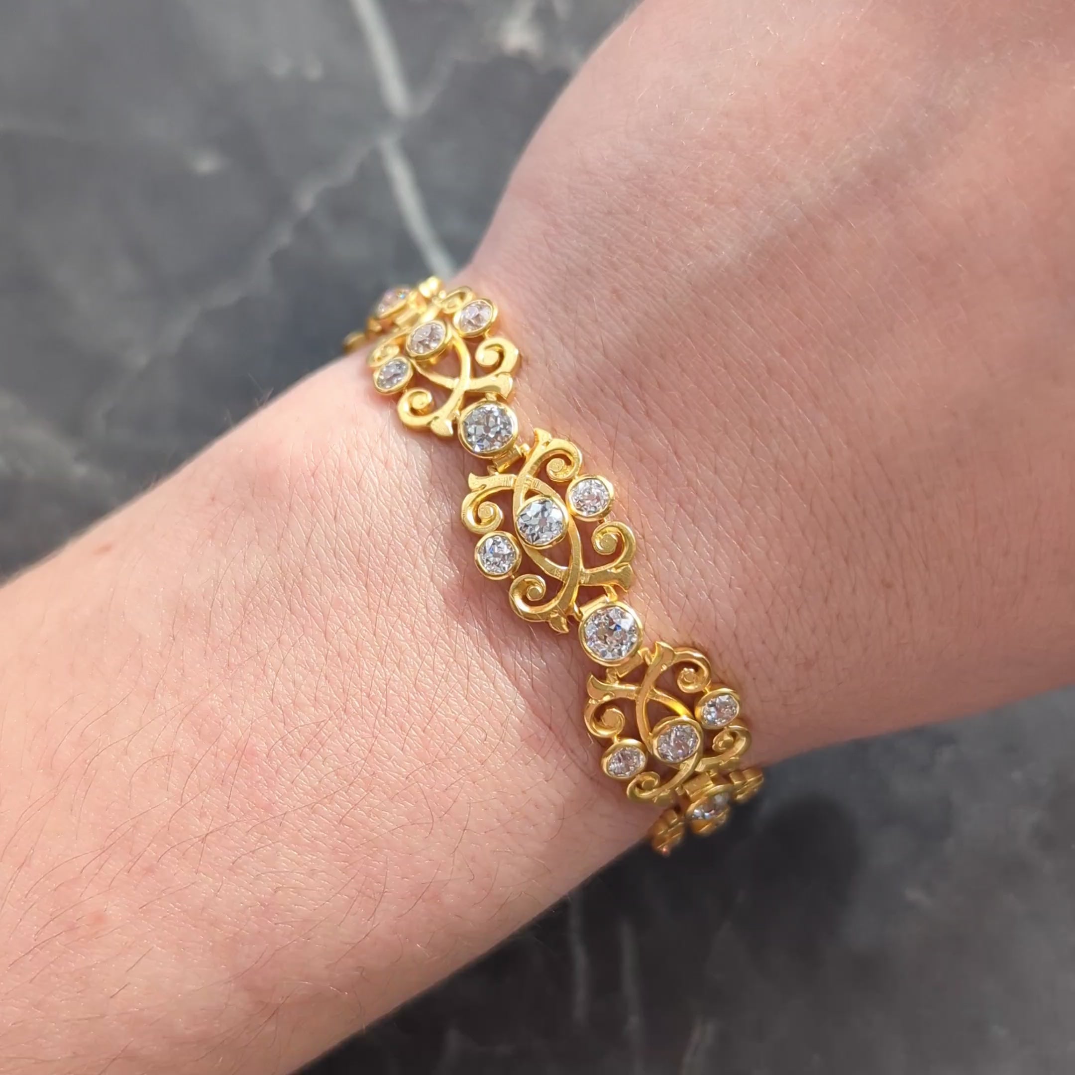 Art Nouveau 6.50 CTW Diamond 18K Yellow Gold Antique Scrolling Link Bracelet